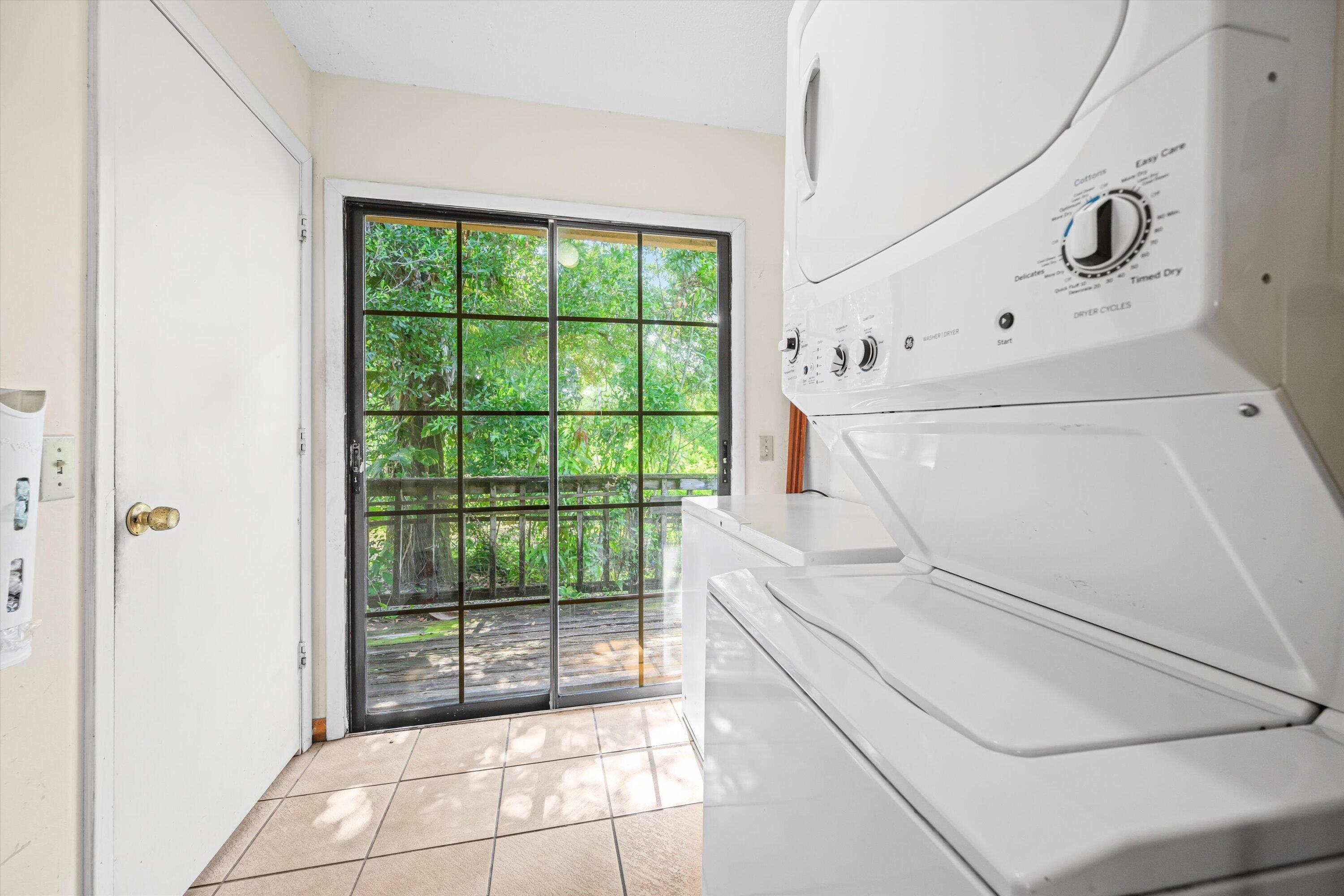 LOXAHATCHEE GROVES - Residential