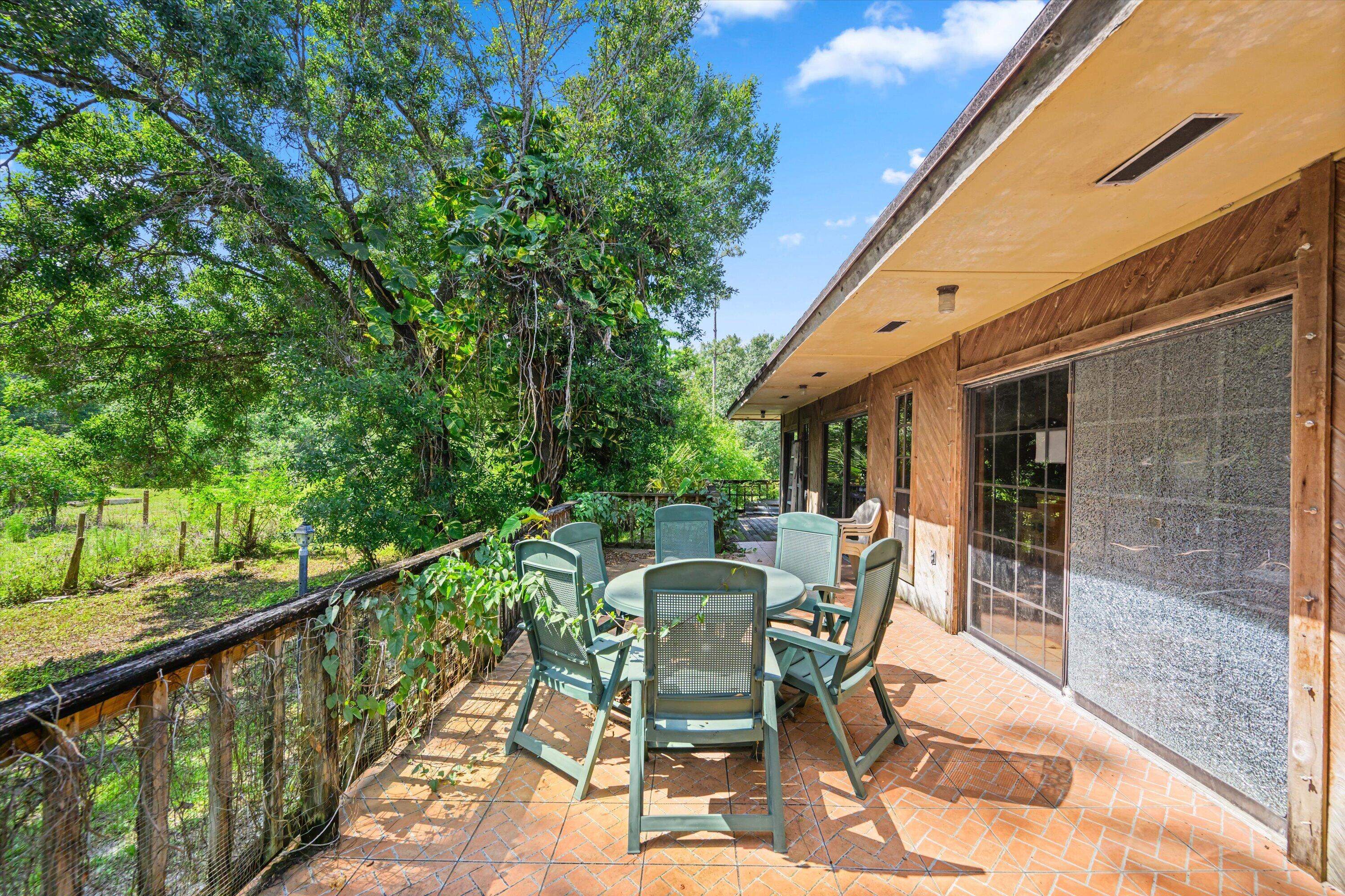 LOXAHATCHEE GROVES - Residential