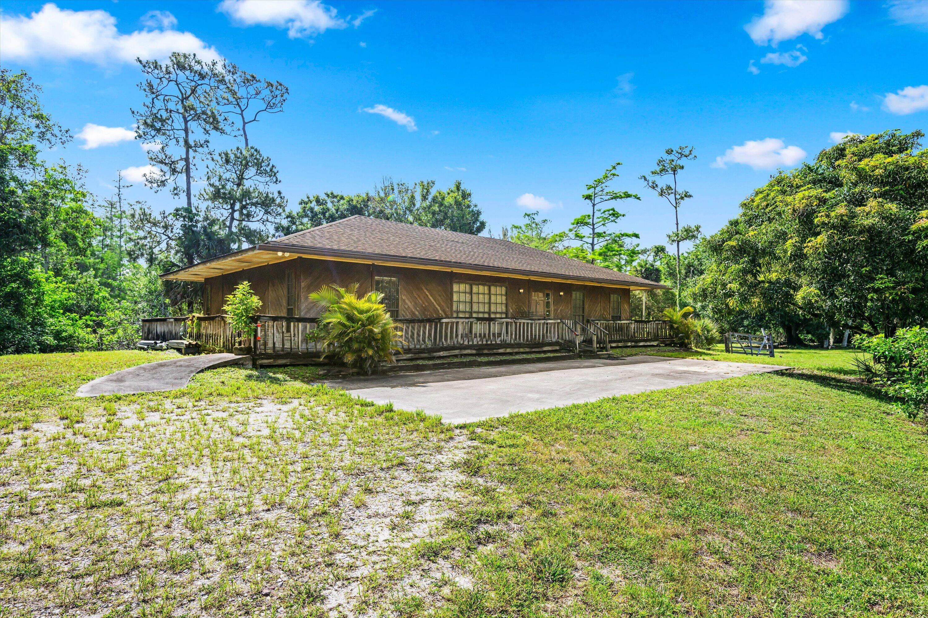 LOXAHATCHEE GROVES - Residential