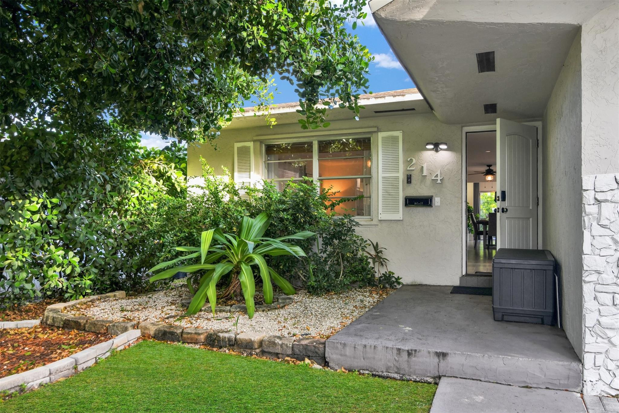 SOUTH DANIA HEIGHTS AMEN - Residential