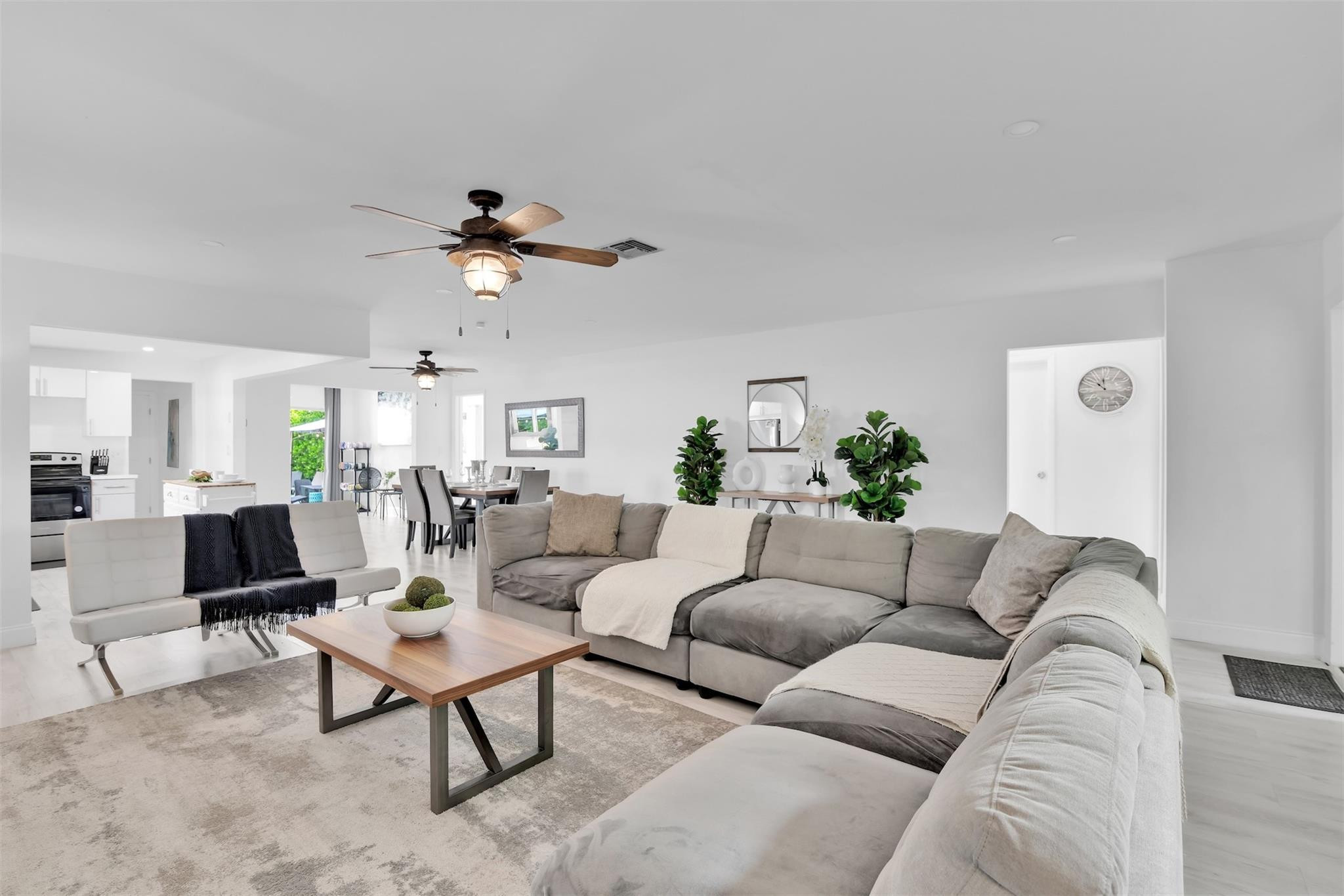 SOUTH DANIA HEIGHTS AMEN - Residential