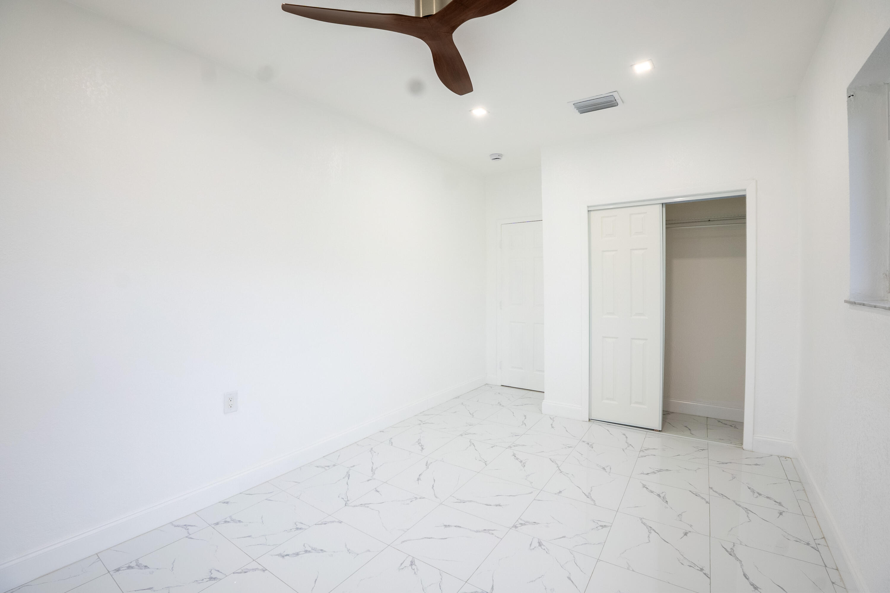 CRAVERO LAKE SHORE EST 2ND ADDN - Residential