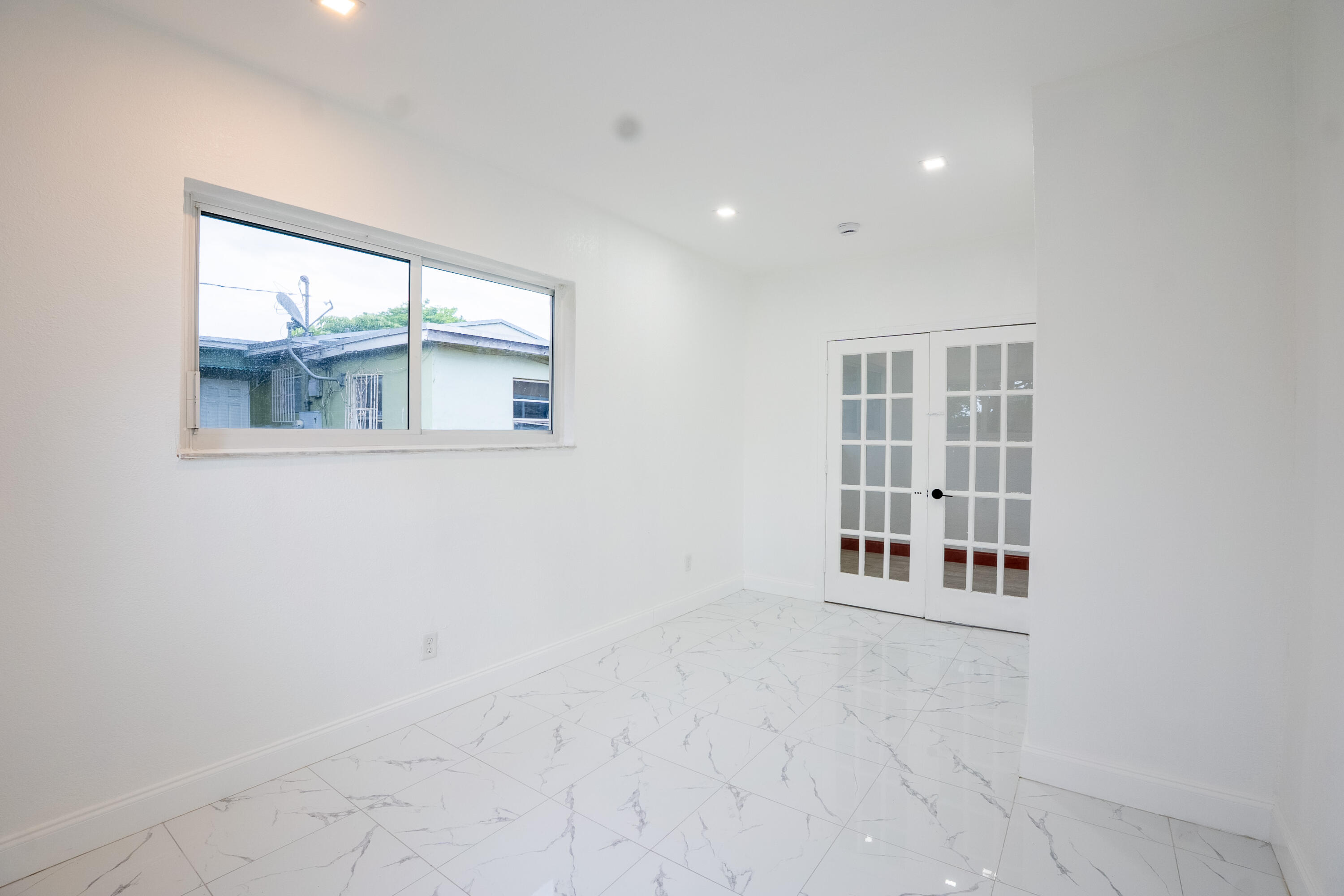 CRAVERO LAKE SHORE EST 2ND ADDN - Residential