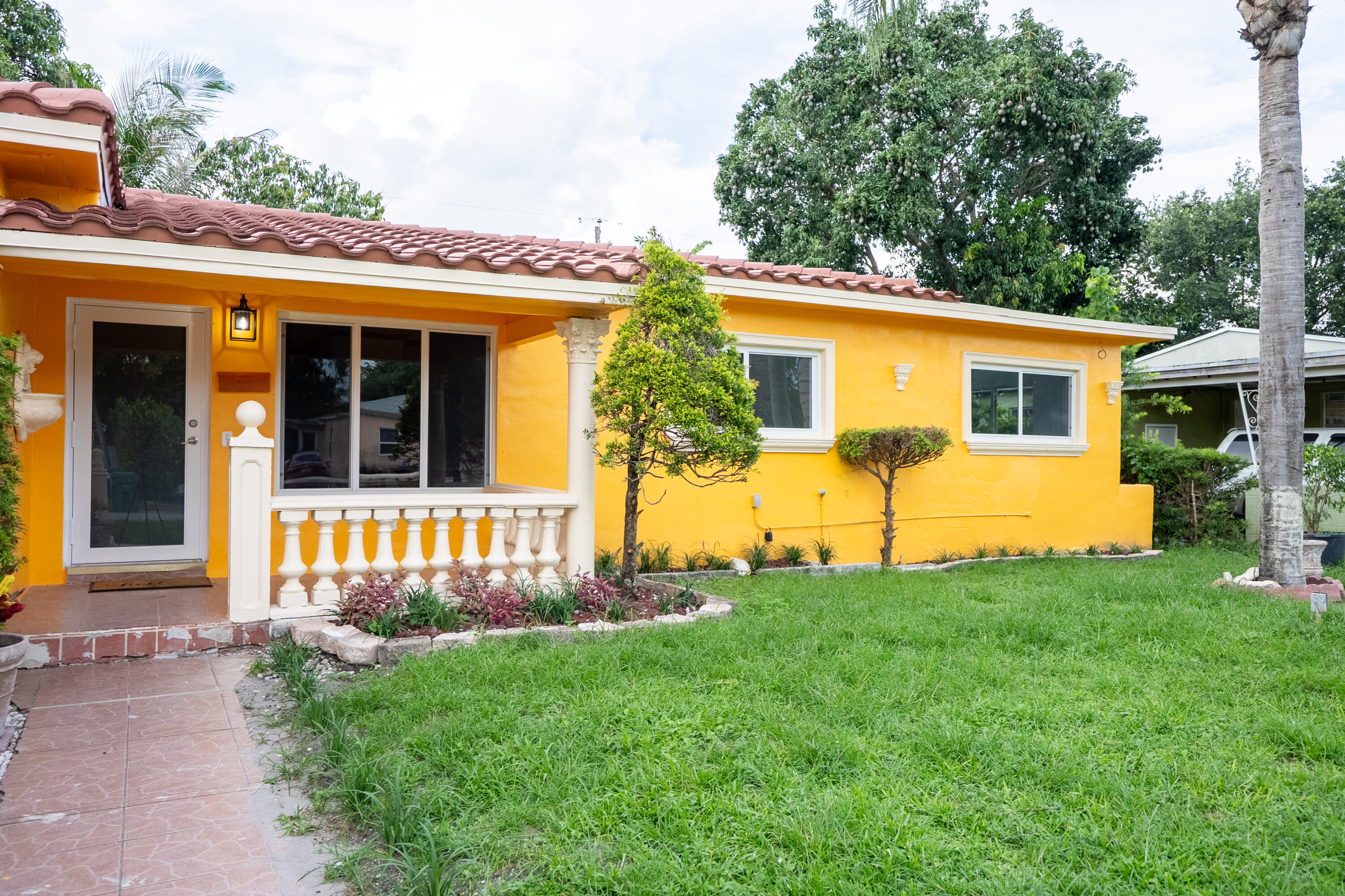 CRAVERO LAKE SHORE EST 2ND ADDN - Residential