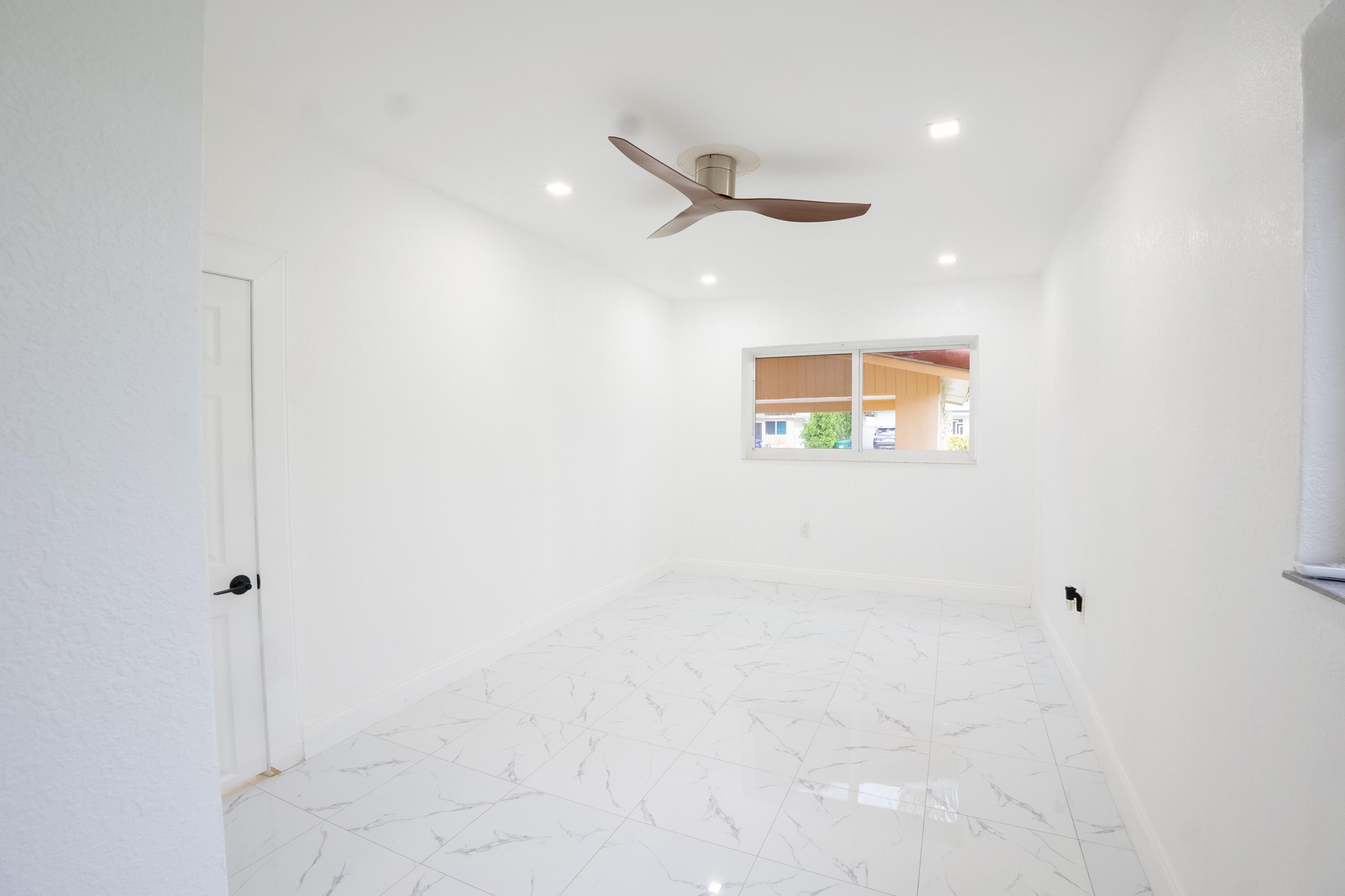 CRAVERO LAKE SHORE EST 2ND ADDN - Residential