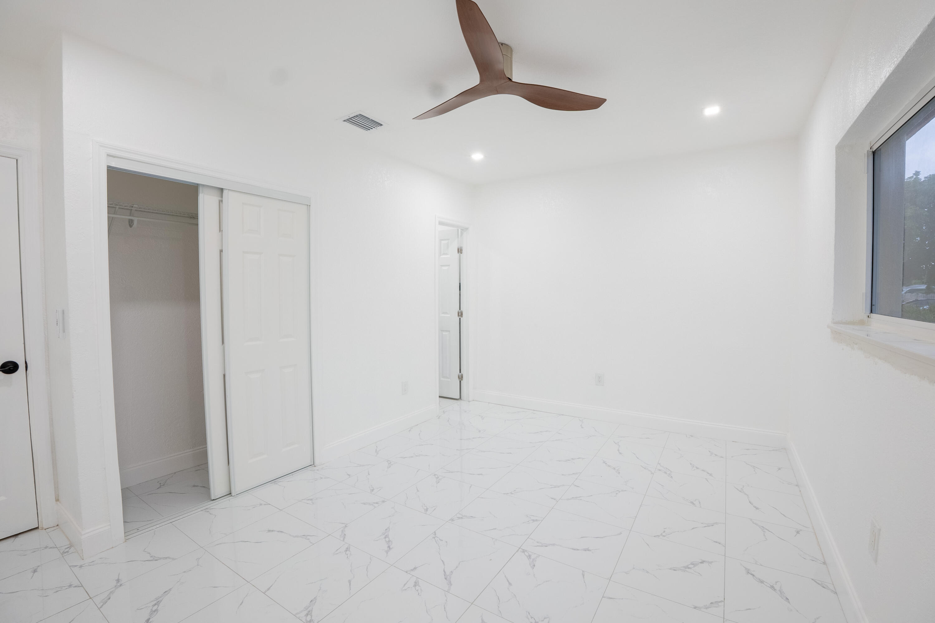 CRAVERO LAKE SHORE EST 2ND ADDN - Residential