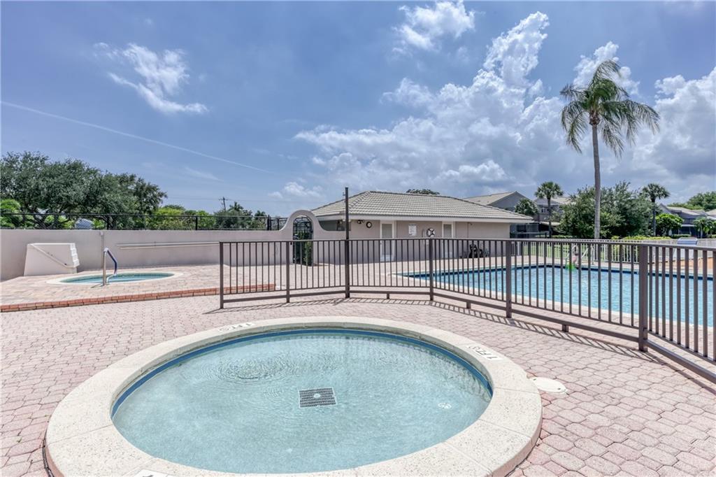 MONTEREY LAKE - Residential
