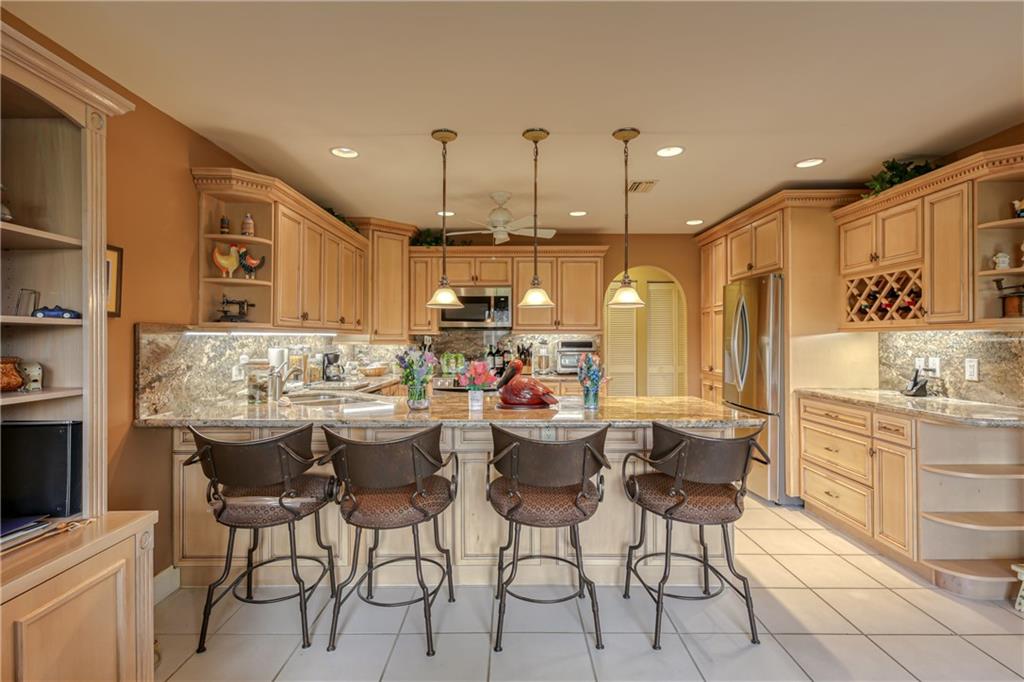 MONTEREY LAKE - Residential