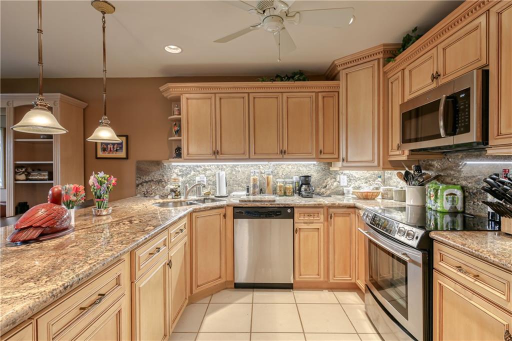 MONTEREY LAKE - Residential