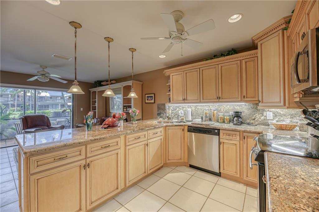 MONTEREY LAKE - Residential