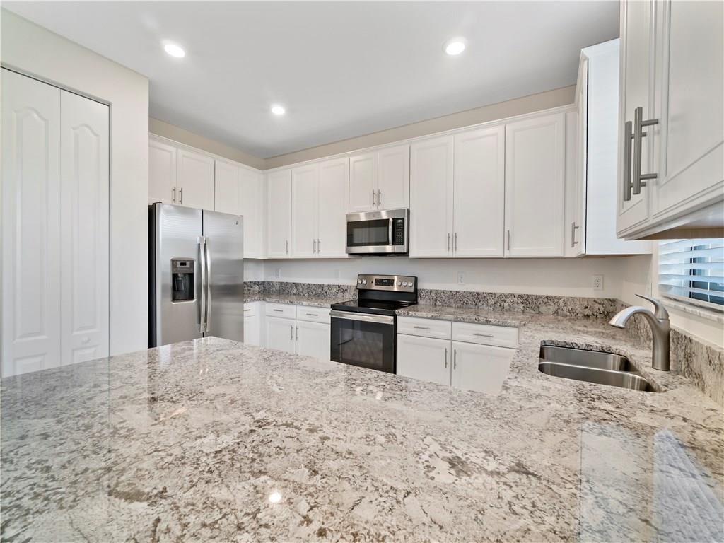 FLAVOR PICT TOWNHOMES PUD - Residential Lease