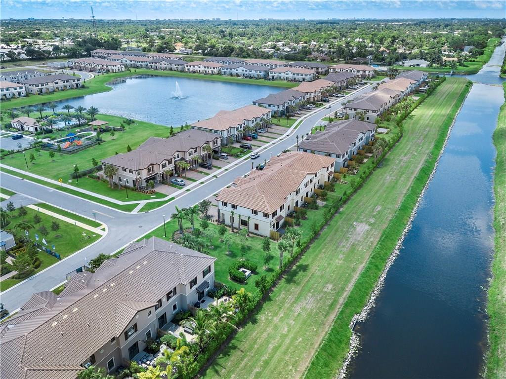 FLAVOR PICT TOWNHOMES PUD - Residential Lease