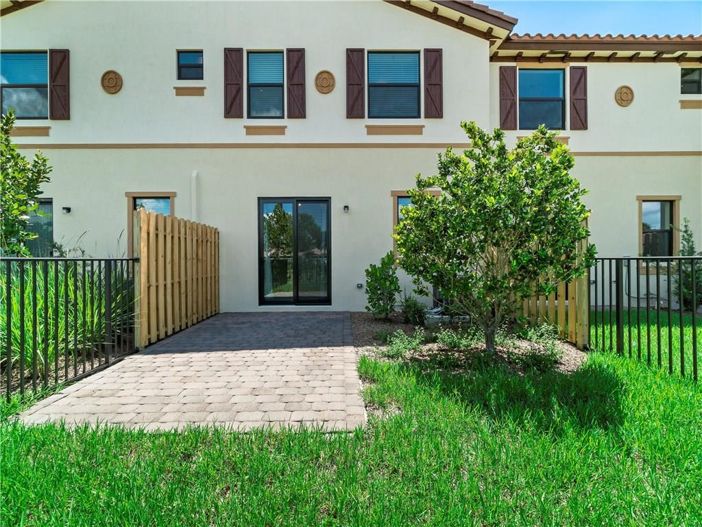 FLAVOR PICT TOWNHOMES PUD - Residential Lease