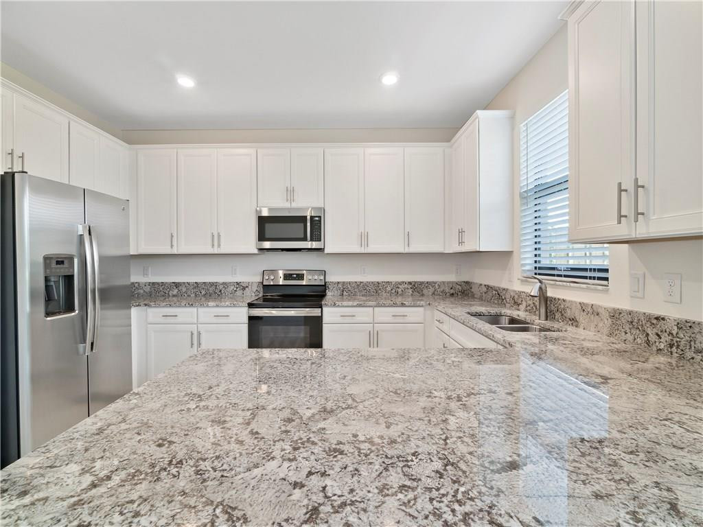 FLAVOR PICT TOWNHOMES PUD - Residential Lease