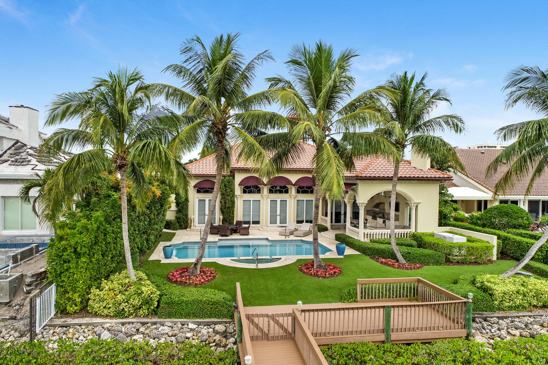 ADMIRALS COVE - Residential