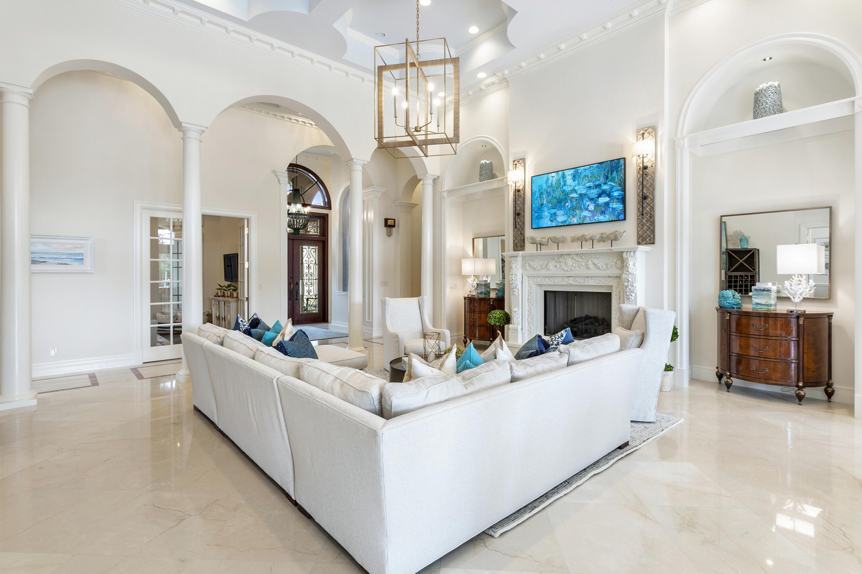 ADMIRALS COVE - Residential