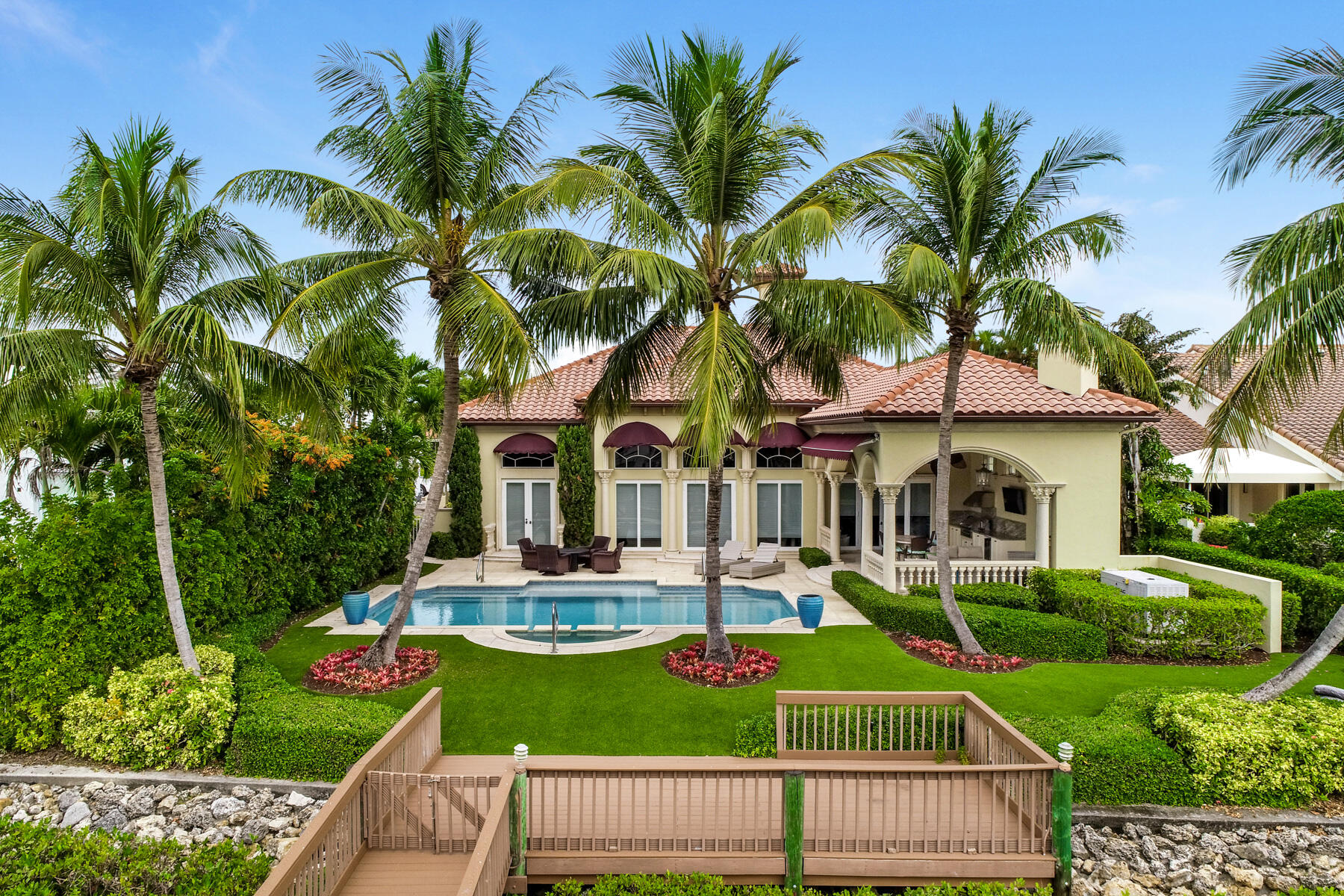 ADMIRALS COVE - Residential