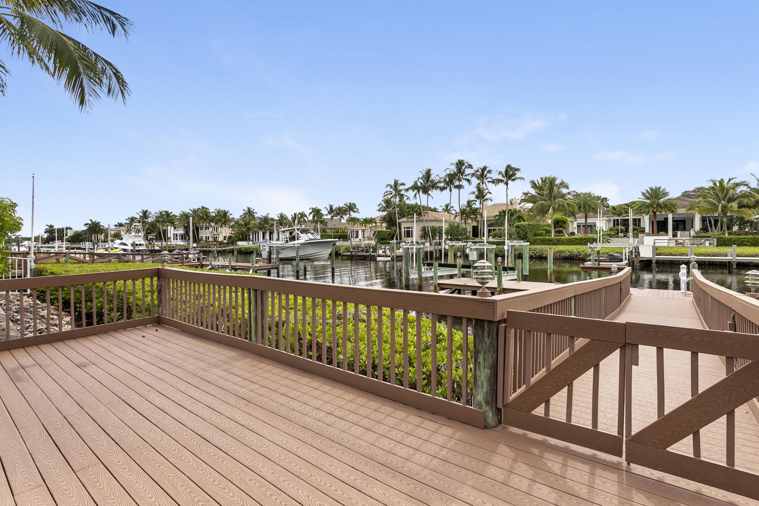 ADMIRALS COVE - Residential
