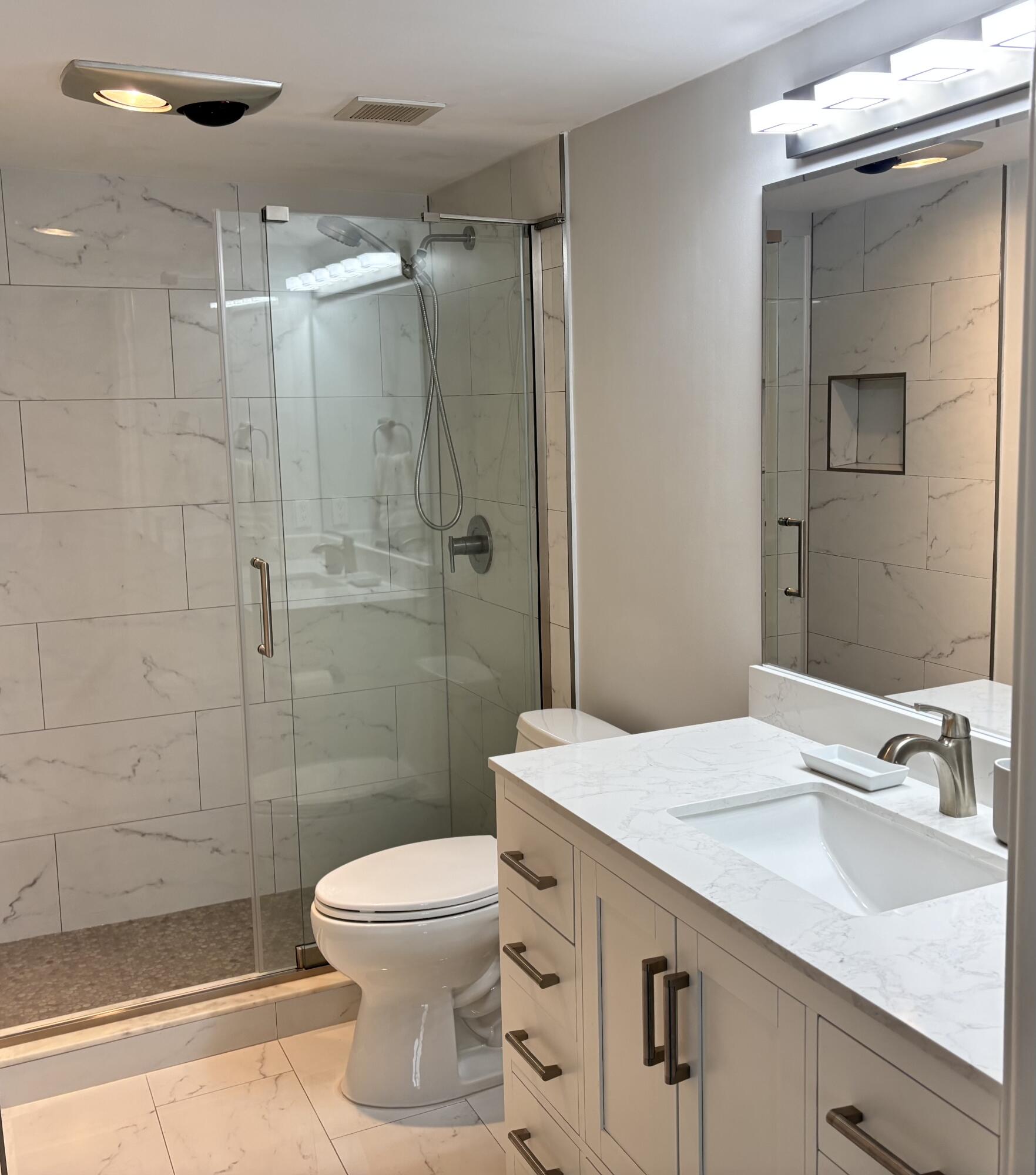 RIVER REACH CONDOMINIUM V - Residential
