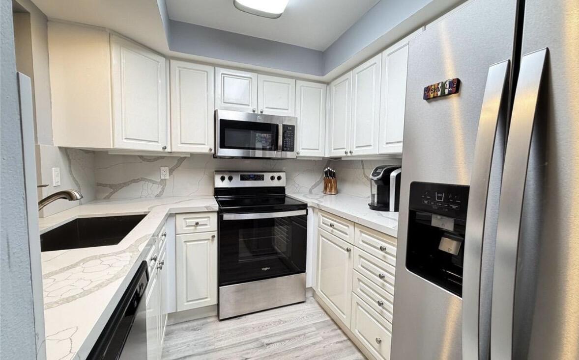 RIVER REACH CONDOMINIUM V - Residential