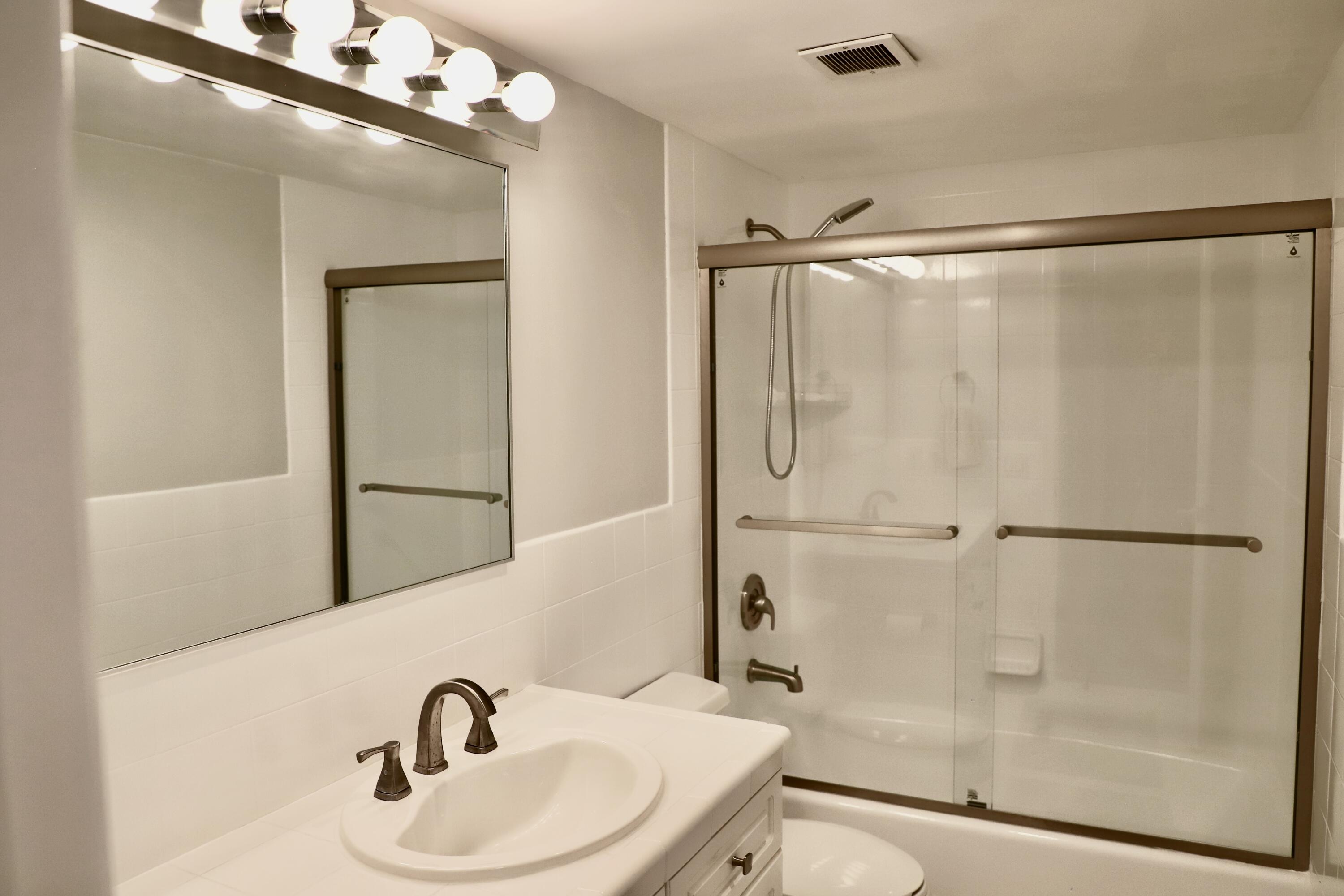RIVER REACH CONDOMINIUM V - Residential