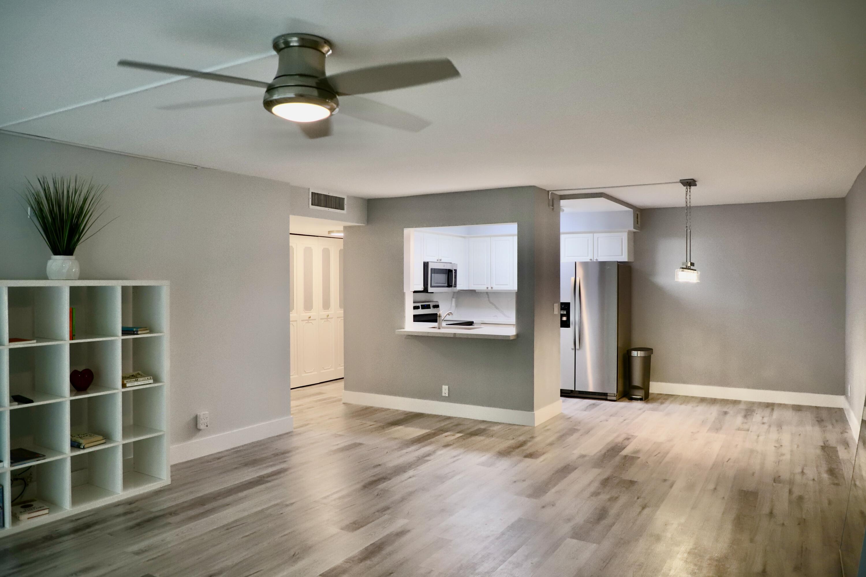 RIVER REACH CONDOMINIUM V - Residential