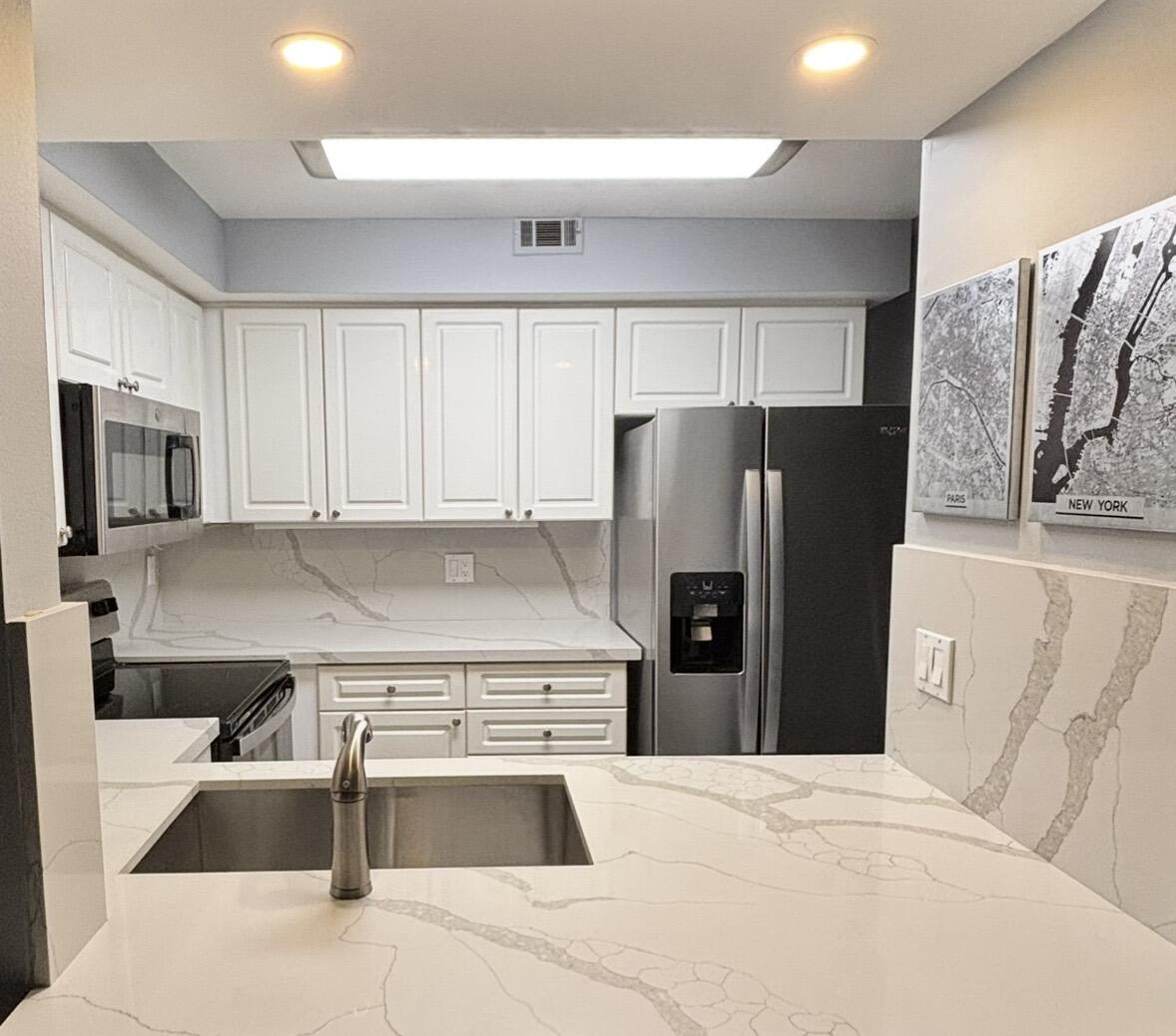 RIVER REACH CONDOMINIUM V - Residential