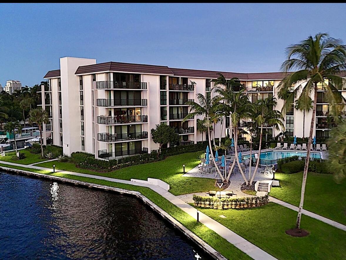 RIVER REACH CONDOMINIUM V - Residential
