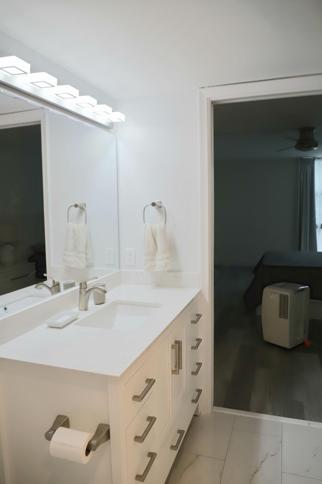 RIVER REACH CONDOMINIUM V - Residential