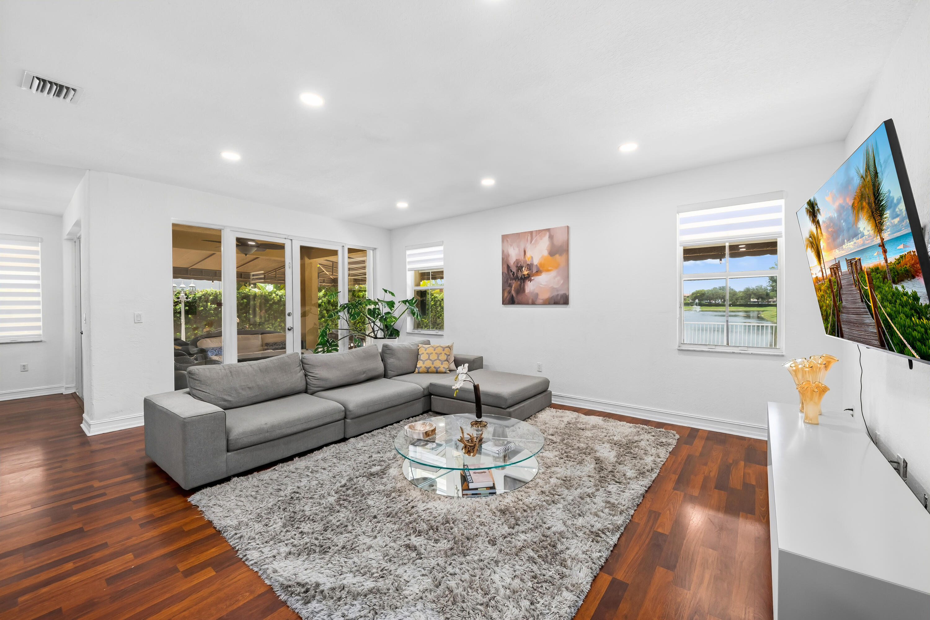 ISLANDS AT DORAL NORTHWEST - Residential
