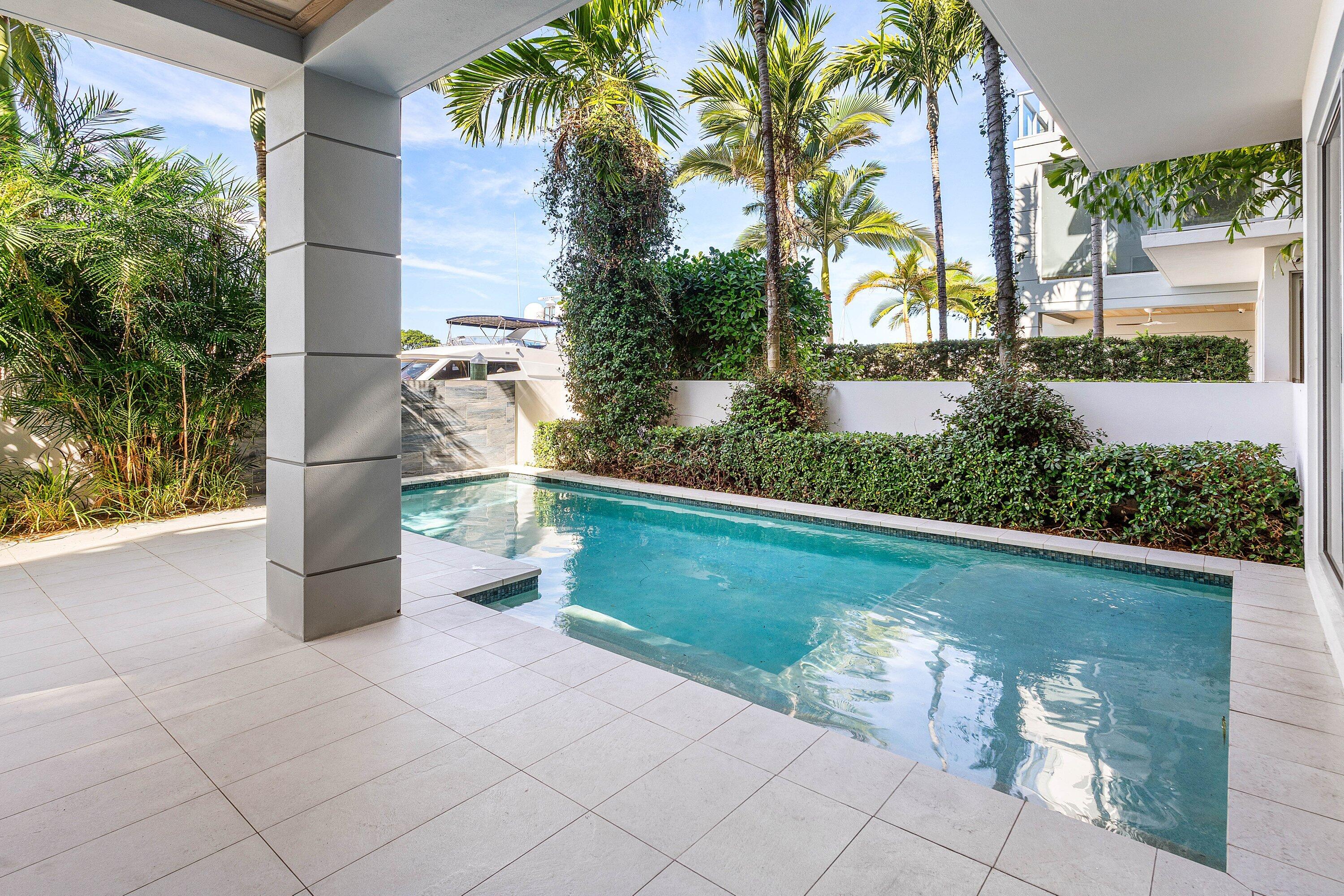 SEAGATE YACHT CLUB - Residential