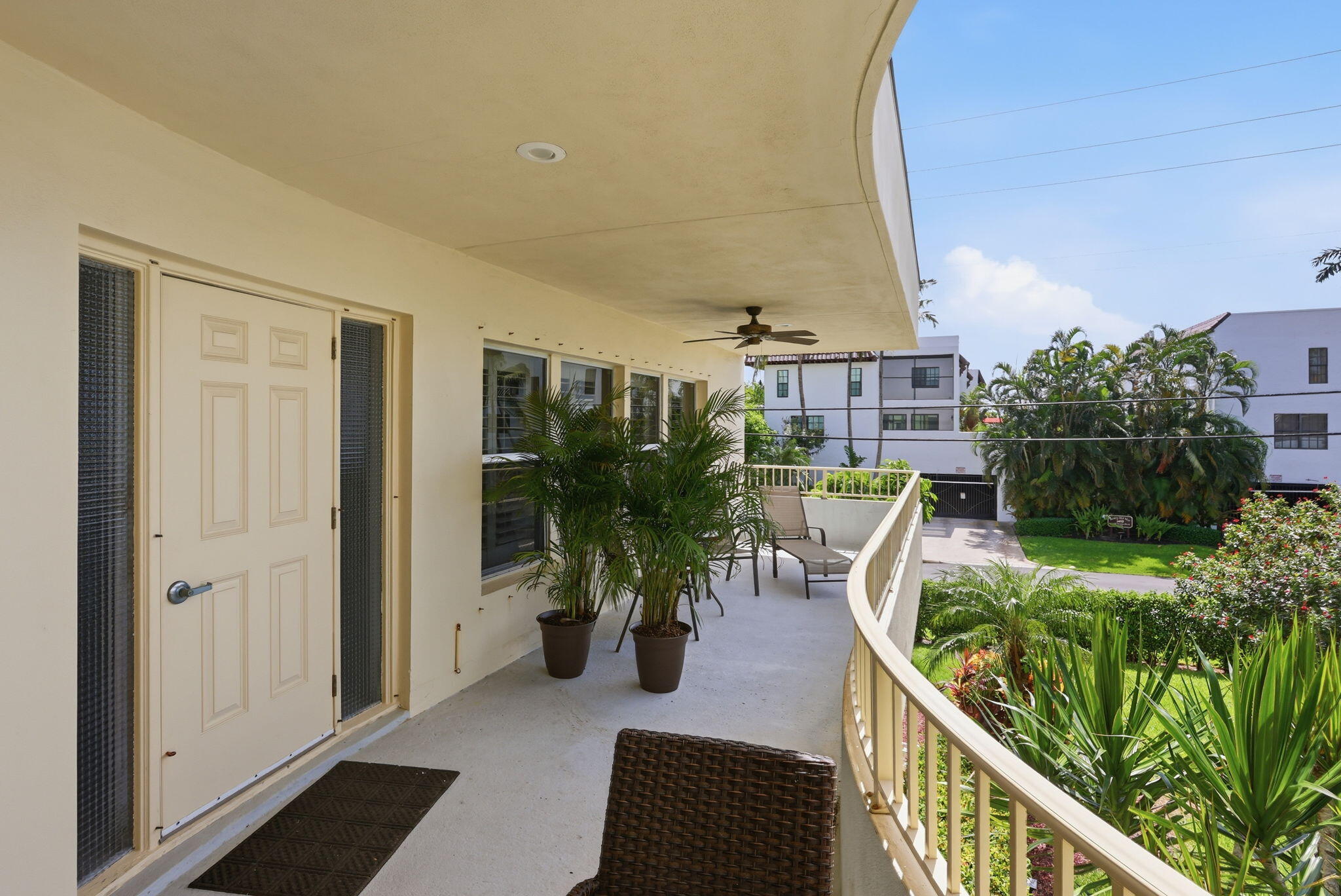 CREST CONDO - Residential