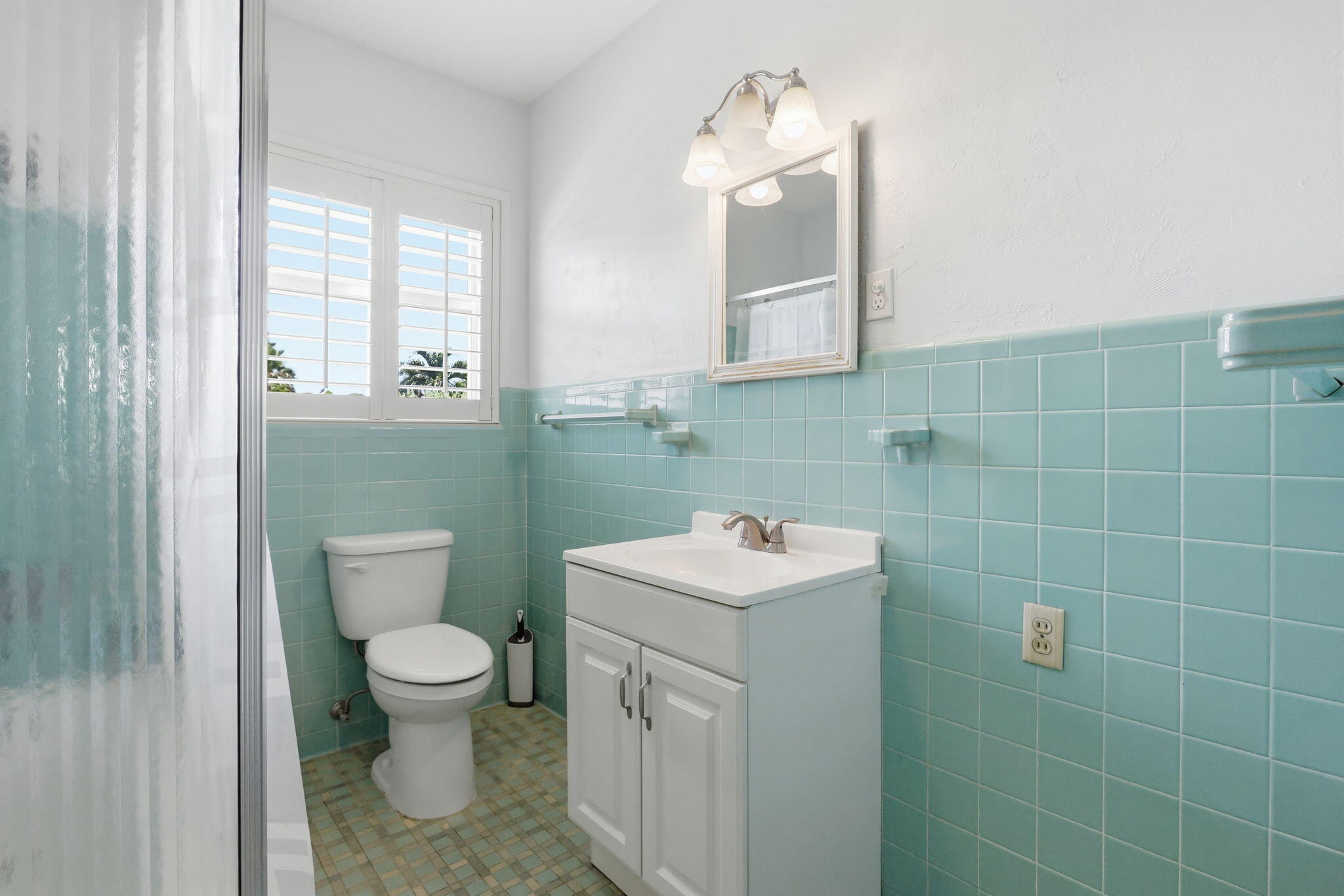 CREST CONDO - Residential