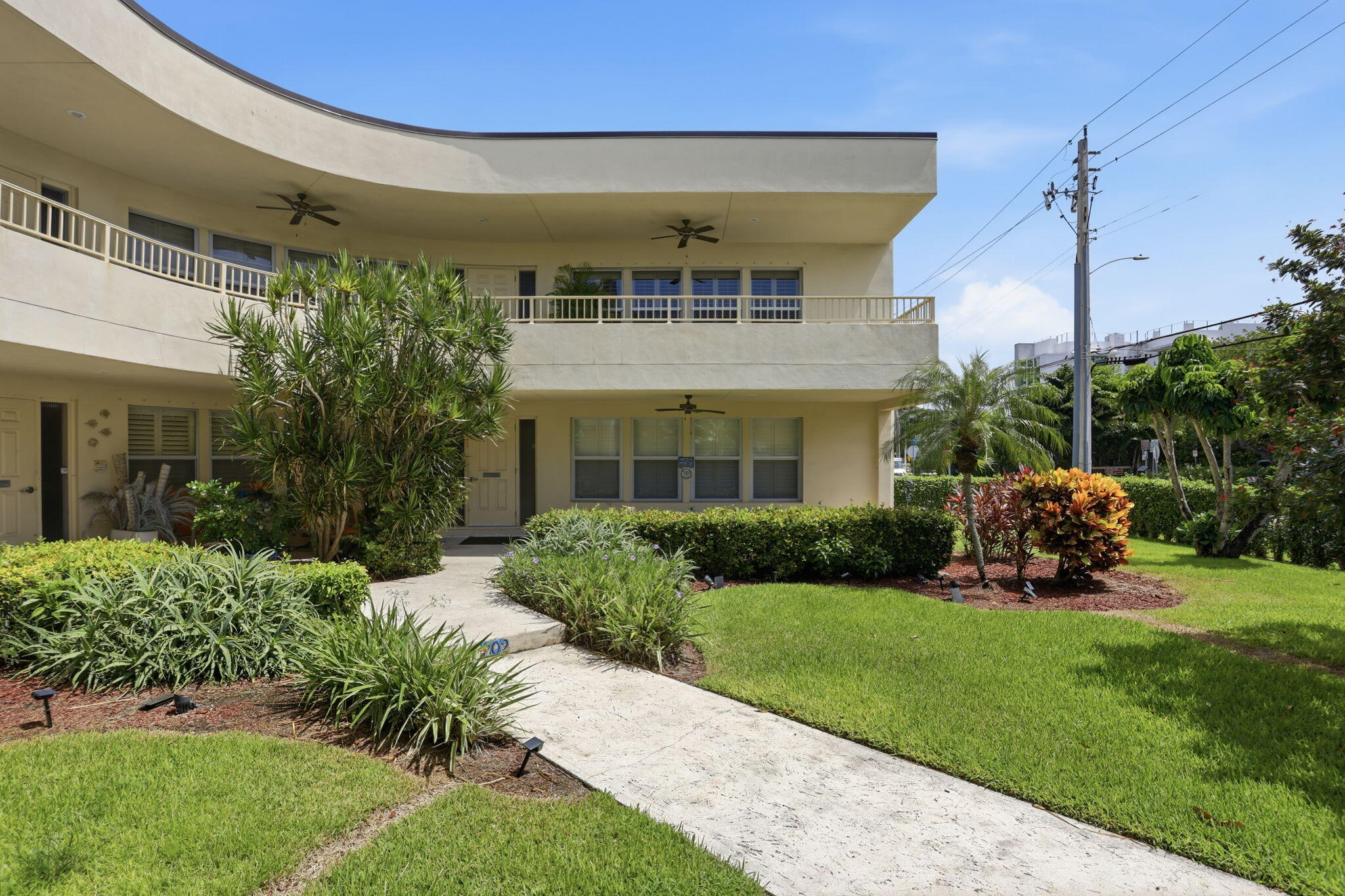 CREST CONDO - Residential