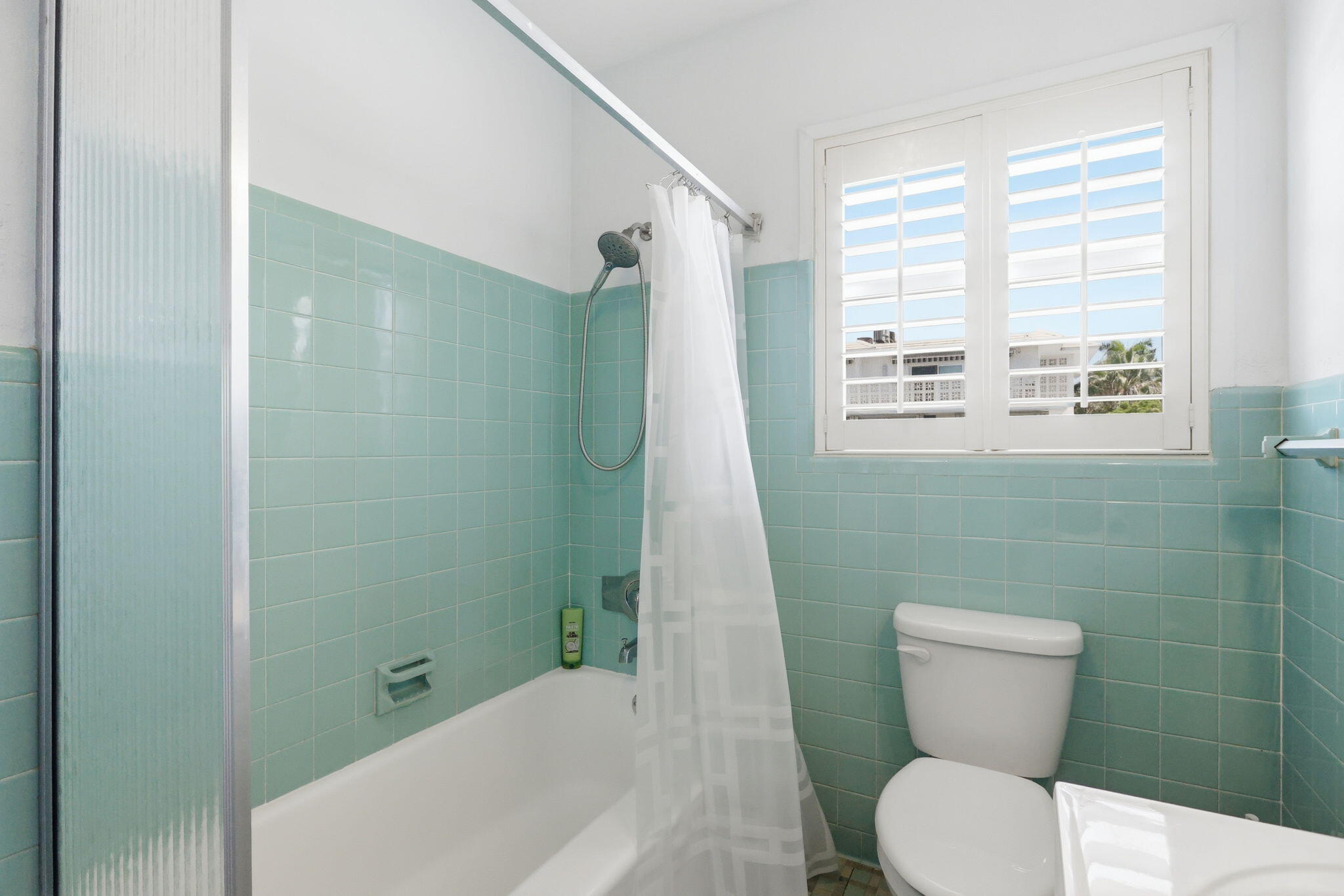 CREST CONDO - Residential