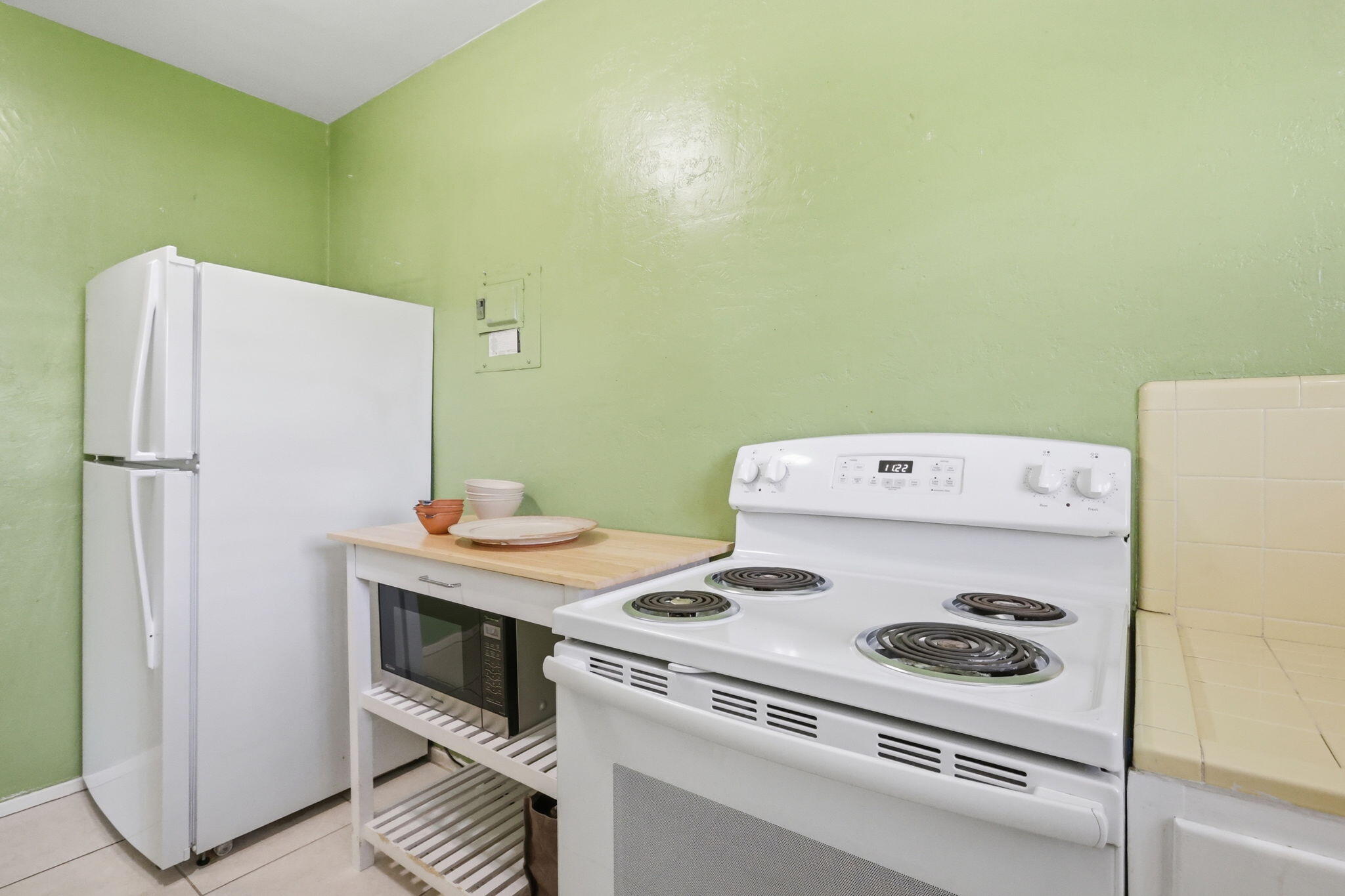 CREST CONDO - Residential