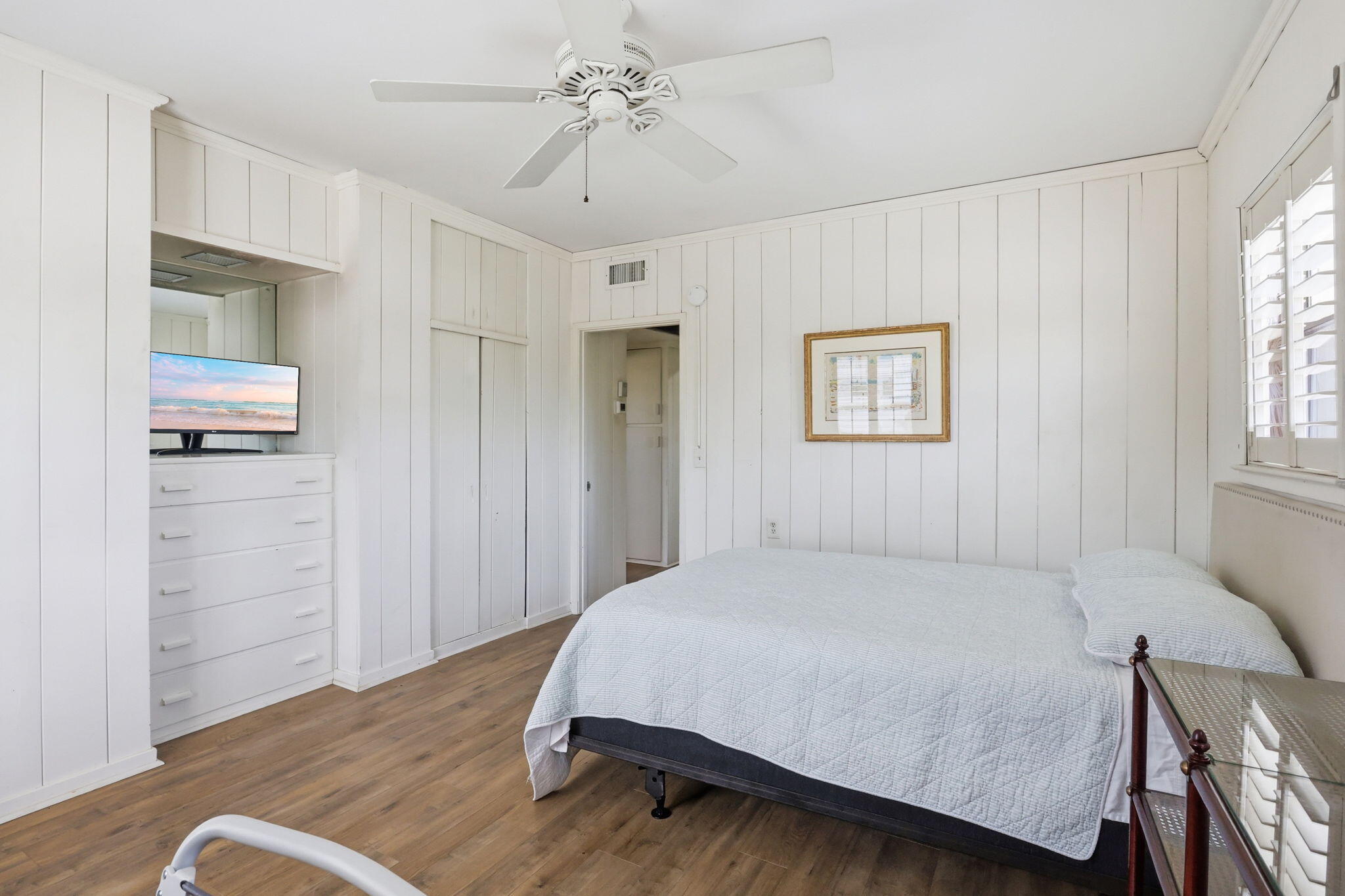 CREST CONDO - Residential