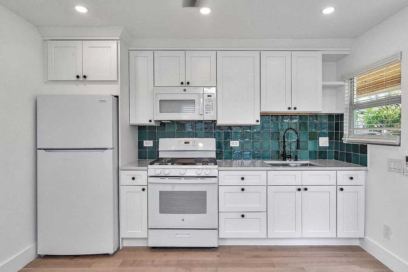 LAKE WORTH TOWN OF - Residential Lease