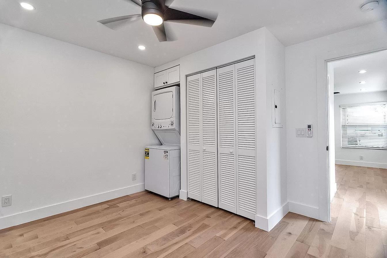LAKE WORTH TOWN OF - Residential Lease
