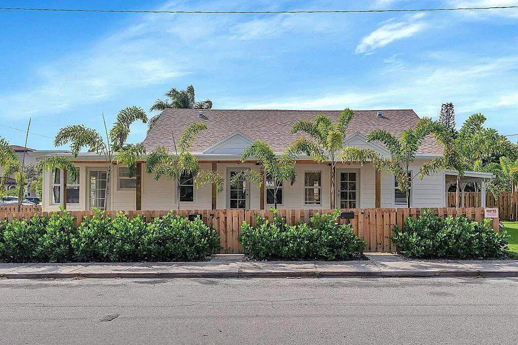 LAKE WORTH TOWN OF - Residential Lease