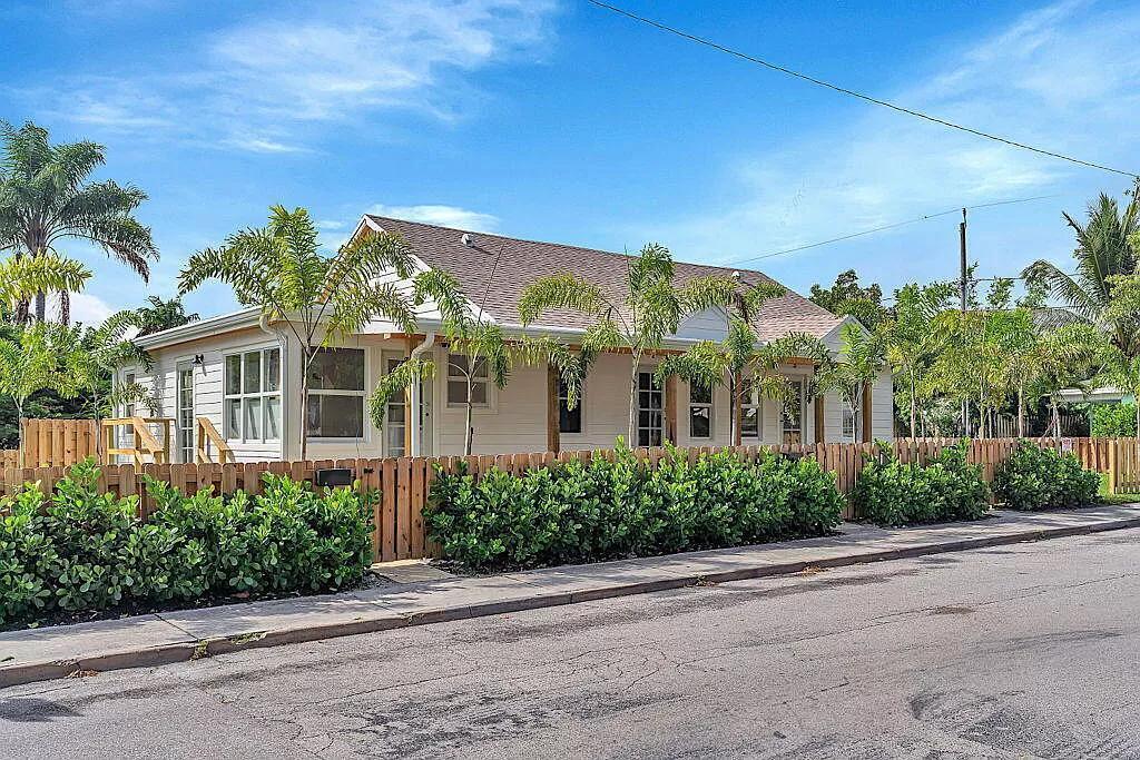 LAKE WORTH TOWN OF - Residential Lease