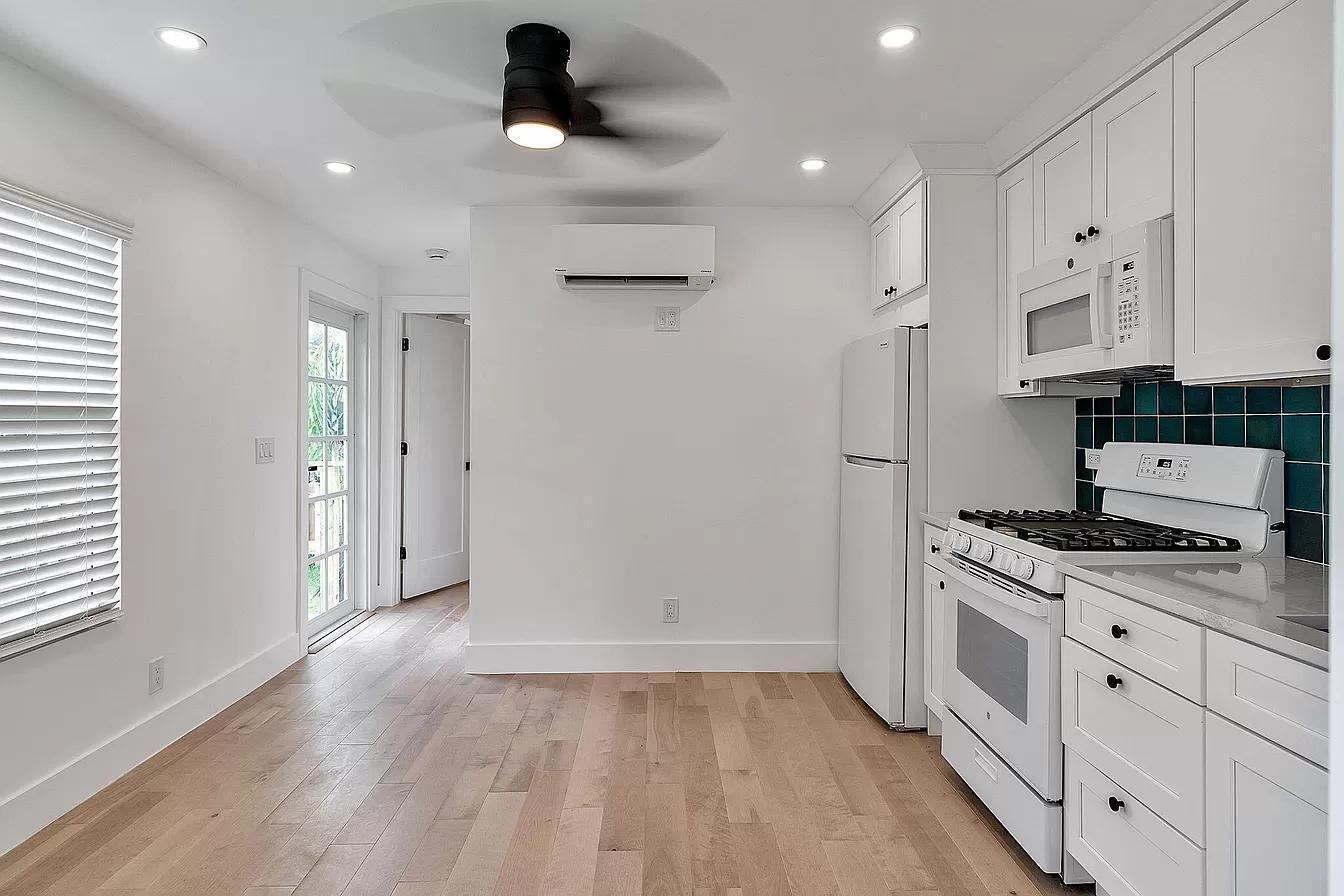 LAKE WORTH TOWN OF - Residential Lease