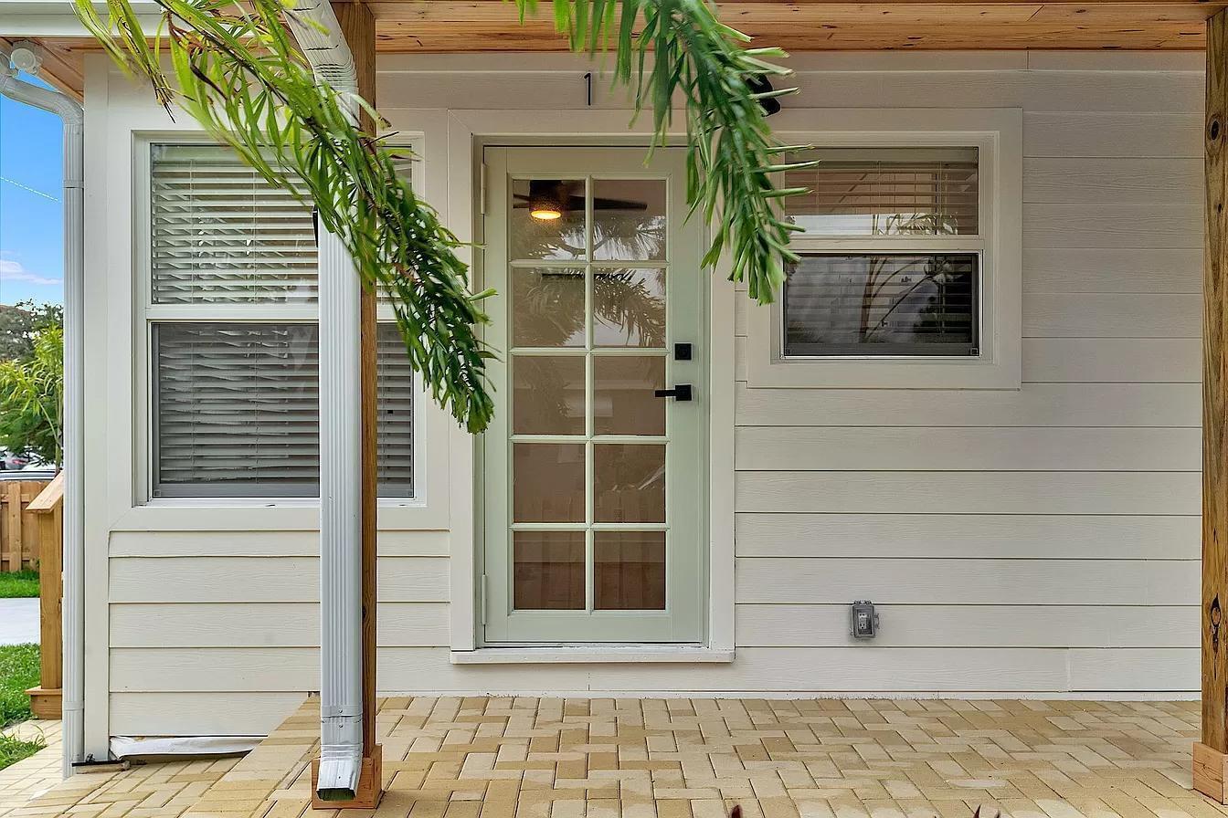 LAKE WORTH TOWN OF - Residential Lease