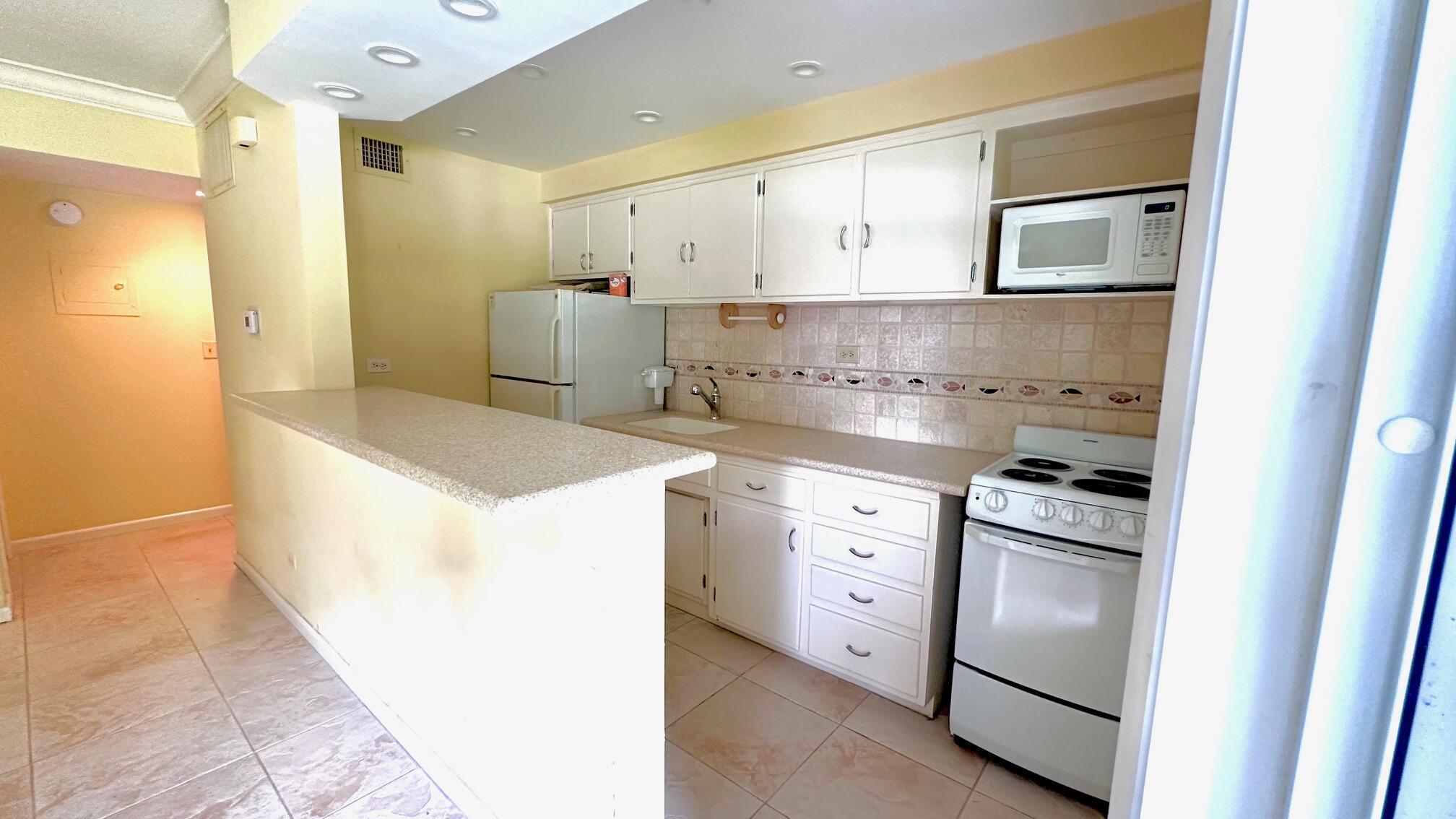 BALMORAL CONDO - Residential