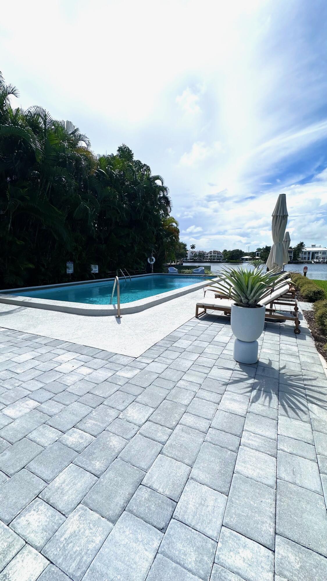 BALMORAL CONDO - Residential