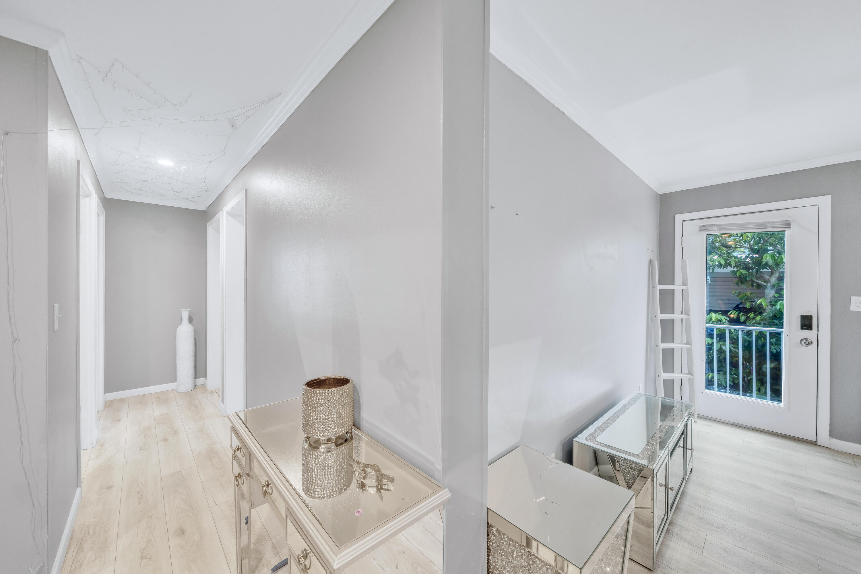 Lake Worth Village - Residential