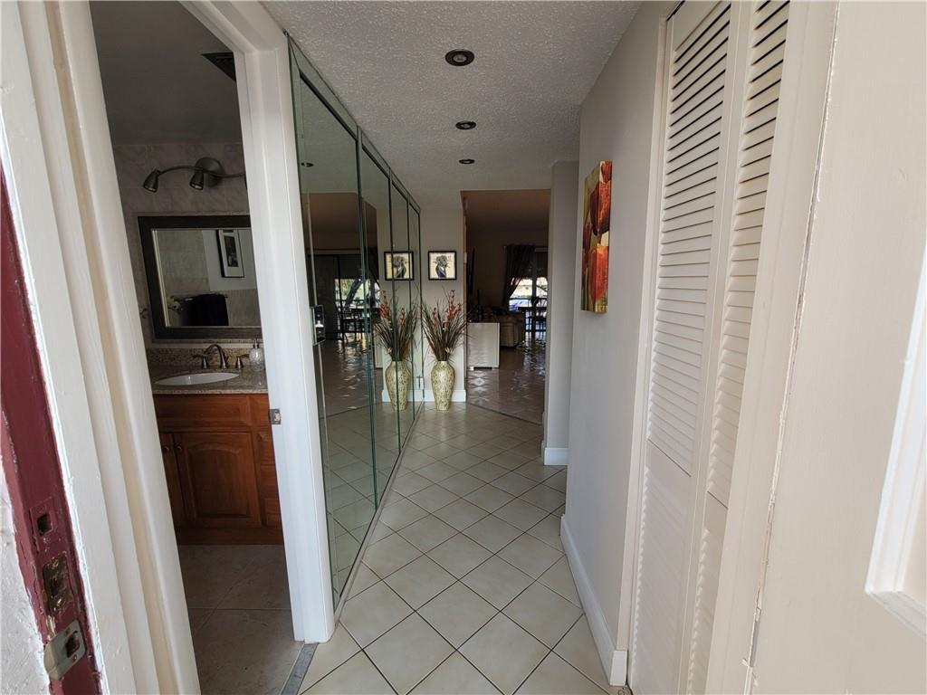 Garnet condo - Residential