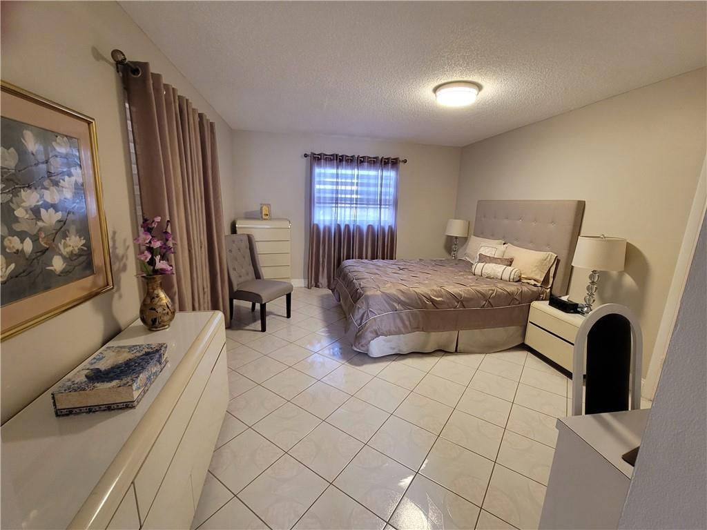 Garnet condo - Residential