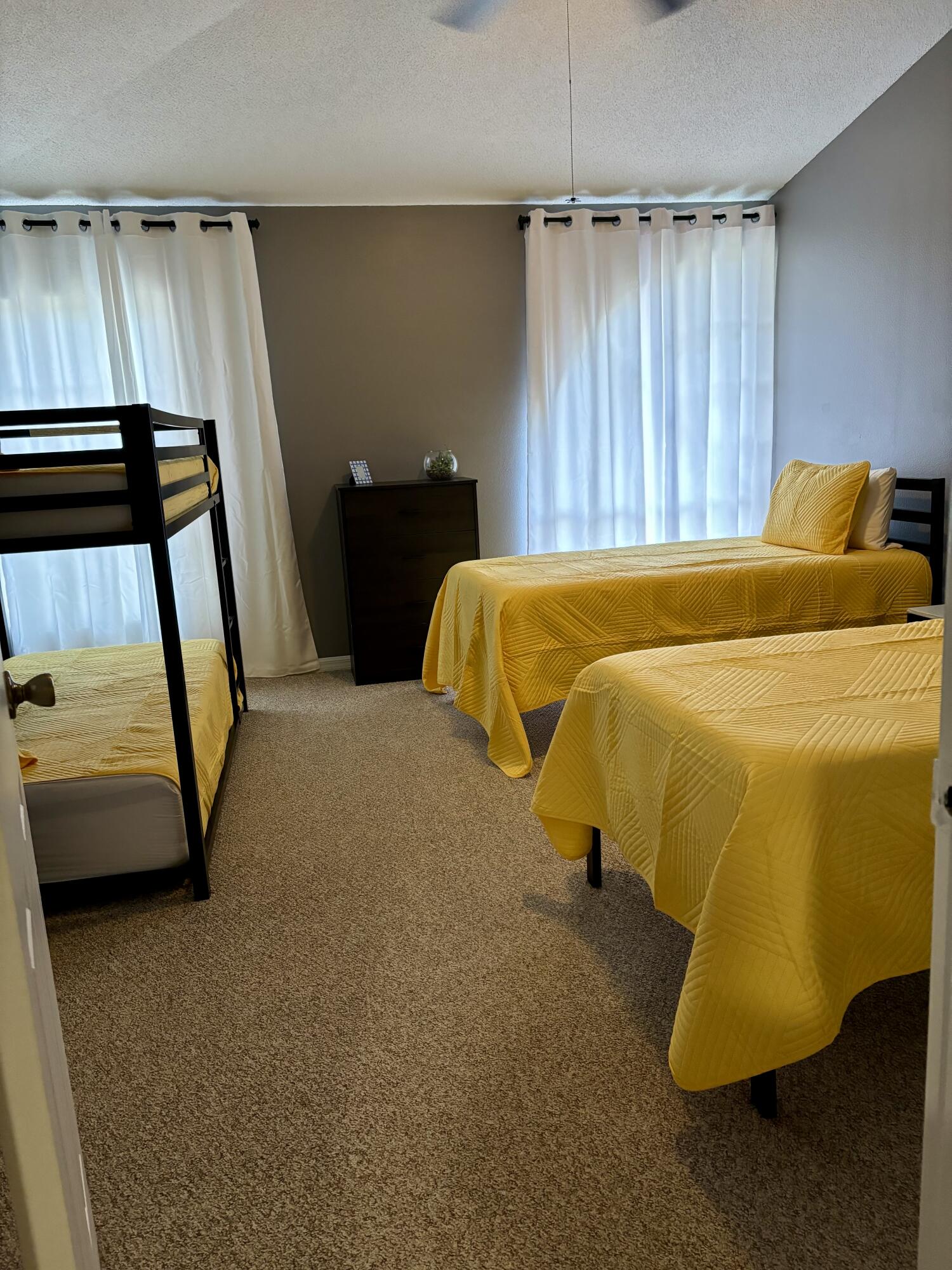 WINDSOR OAKS - Residential
