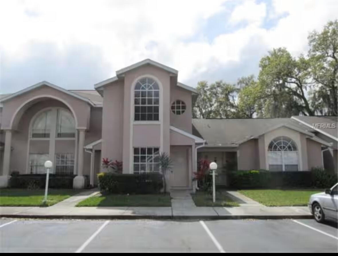 WINDSOR OAKS - Residential
